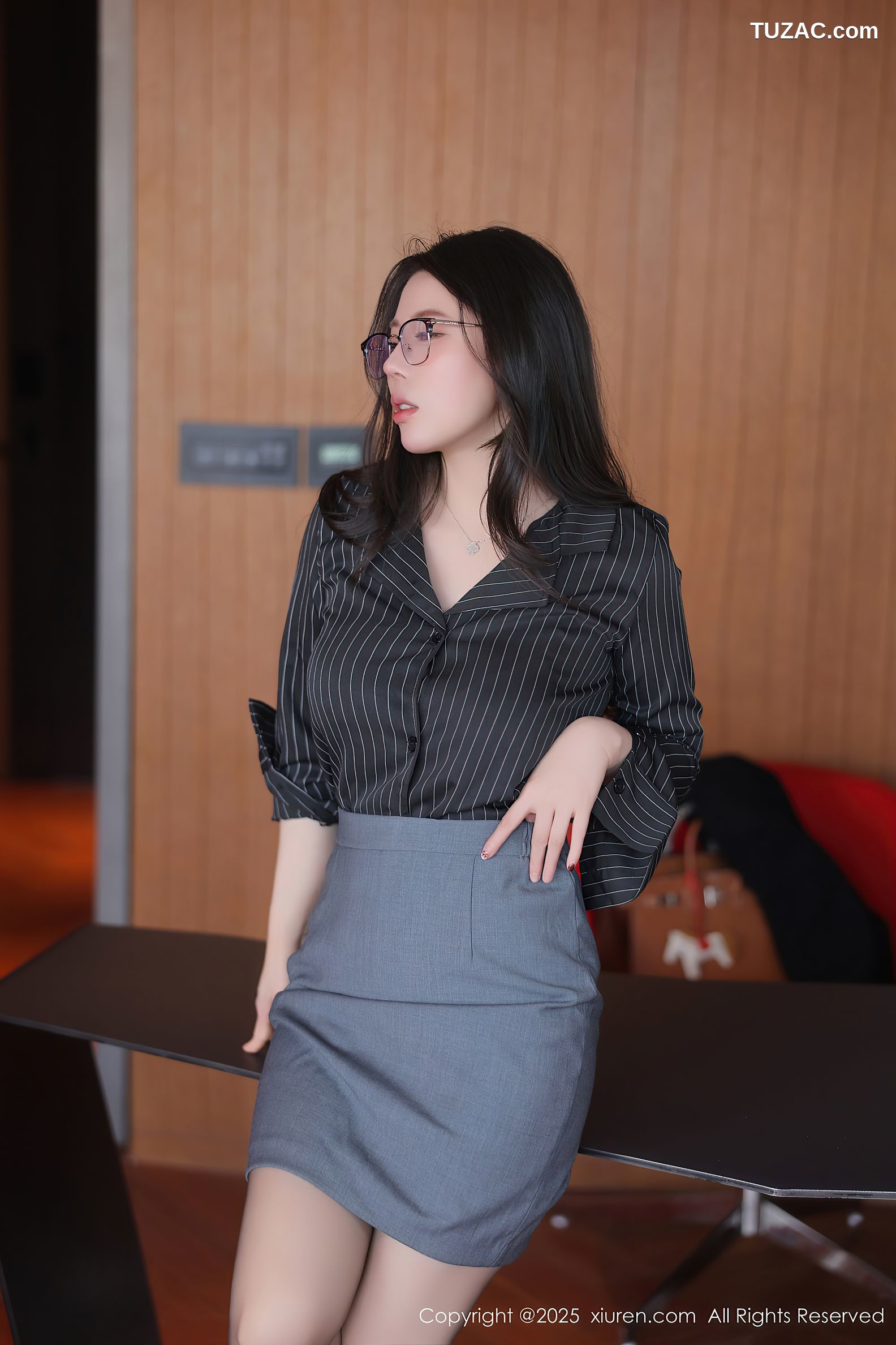 XiuRen秀人网-10295-白茹雪Abby-姐妹花-黑丝OL-白蕾丝舞女-2025.05.19