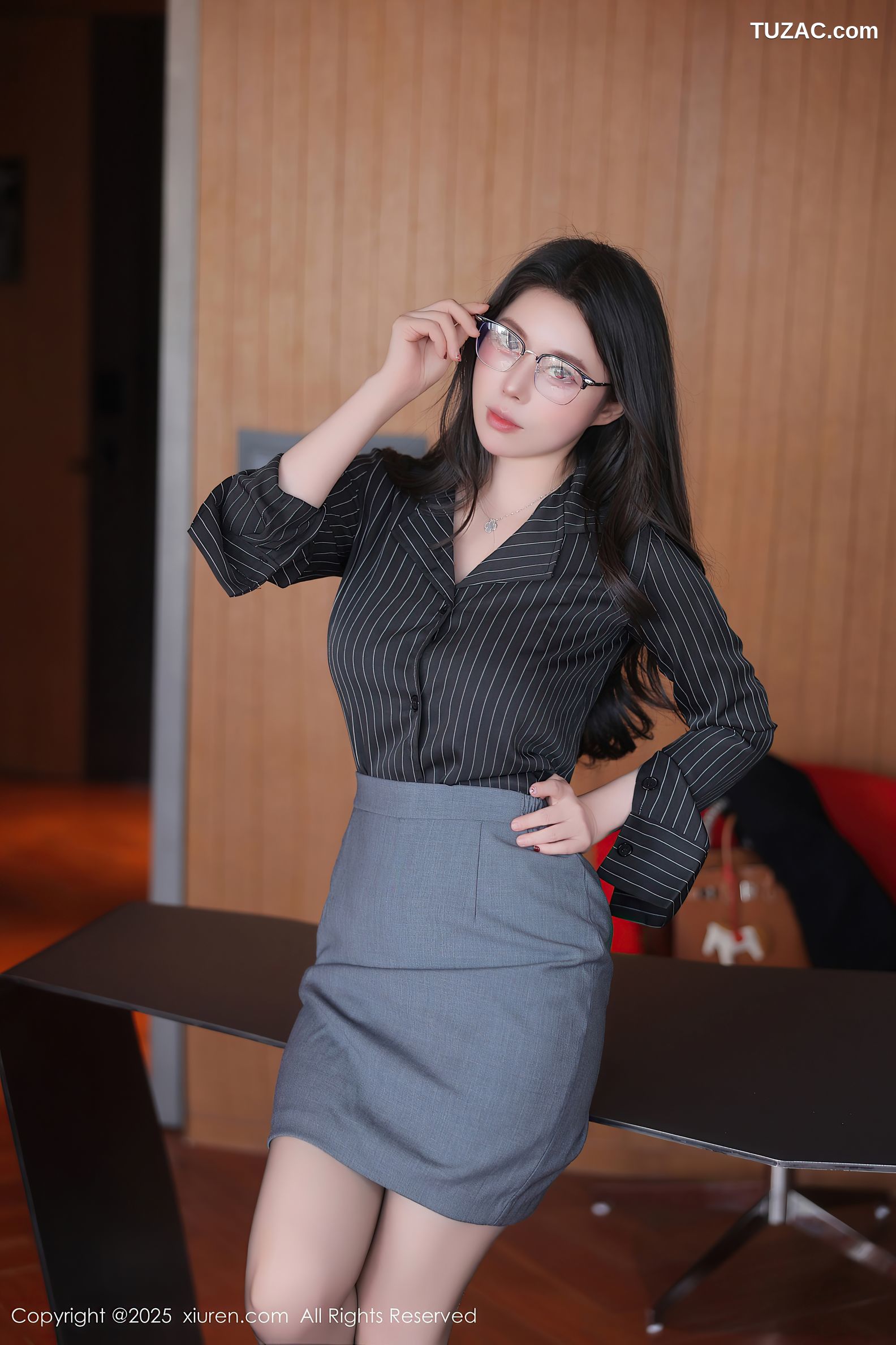 XiuRen秀人网-10295-白茹雪Abby-姐妹花-黑丝OL-白蕾丝舞女-2025.05.19