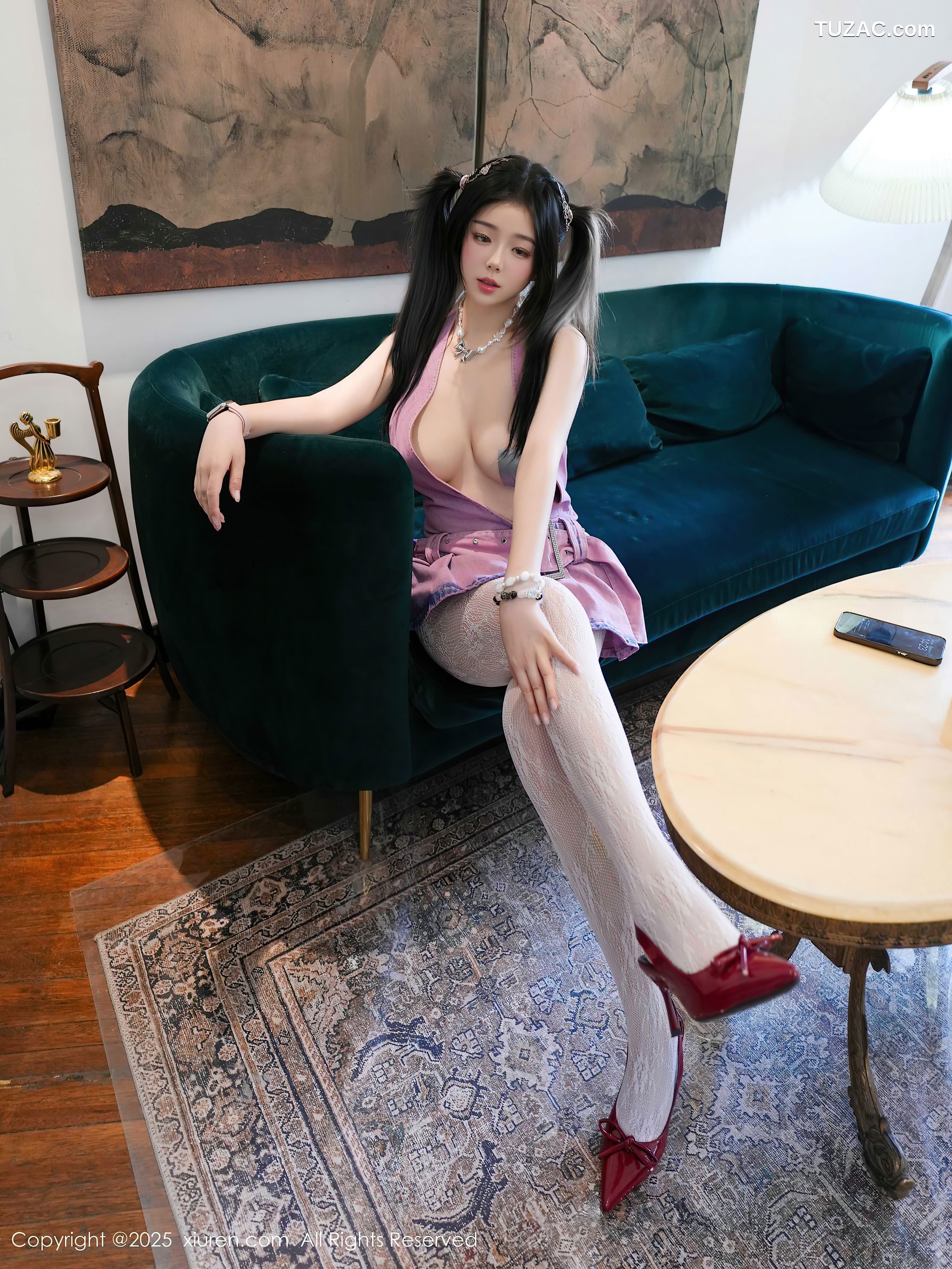 XiuRen秀人网-10297-诺诺Hsu-双马尾紫色情趣短裙爆乳白色丝袜-2025.05.20