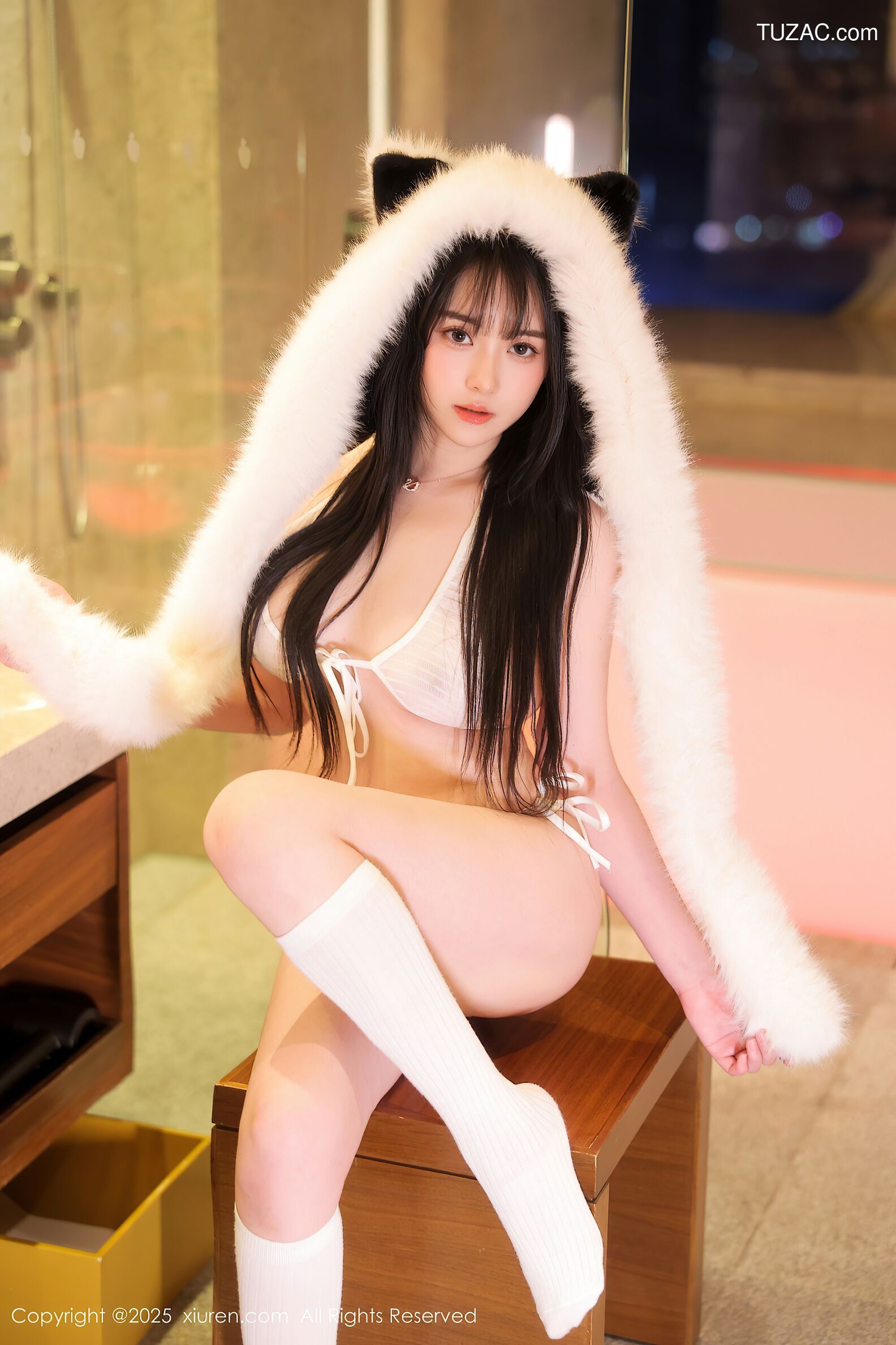 XiuRen秀人网-10302-软情-诱人白色丝袜情趣-2025.05.21