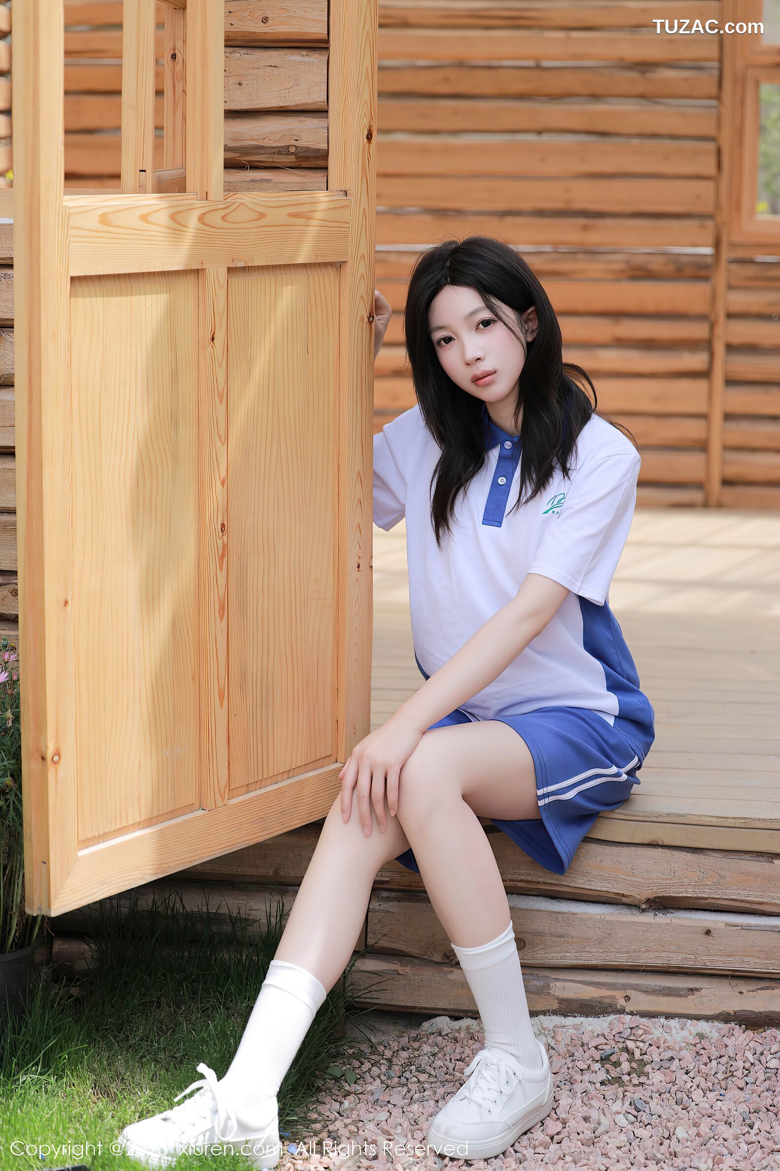 XiuRen秀人网-10318-橙子酱Lillian-蓝白色学生装爆乳-2025.05.23