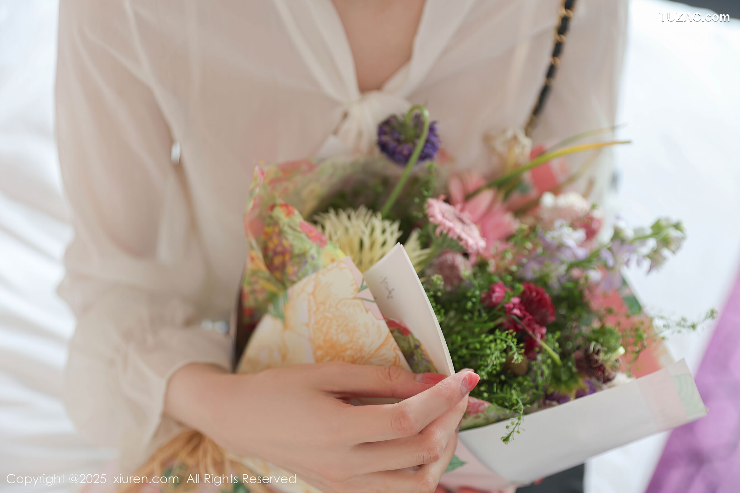 XiuRen秀人网-10319-布丁wow-白色上衣黑色短裙白色内衣黑丝-2025.05.23