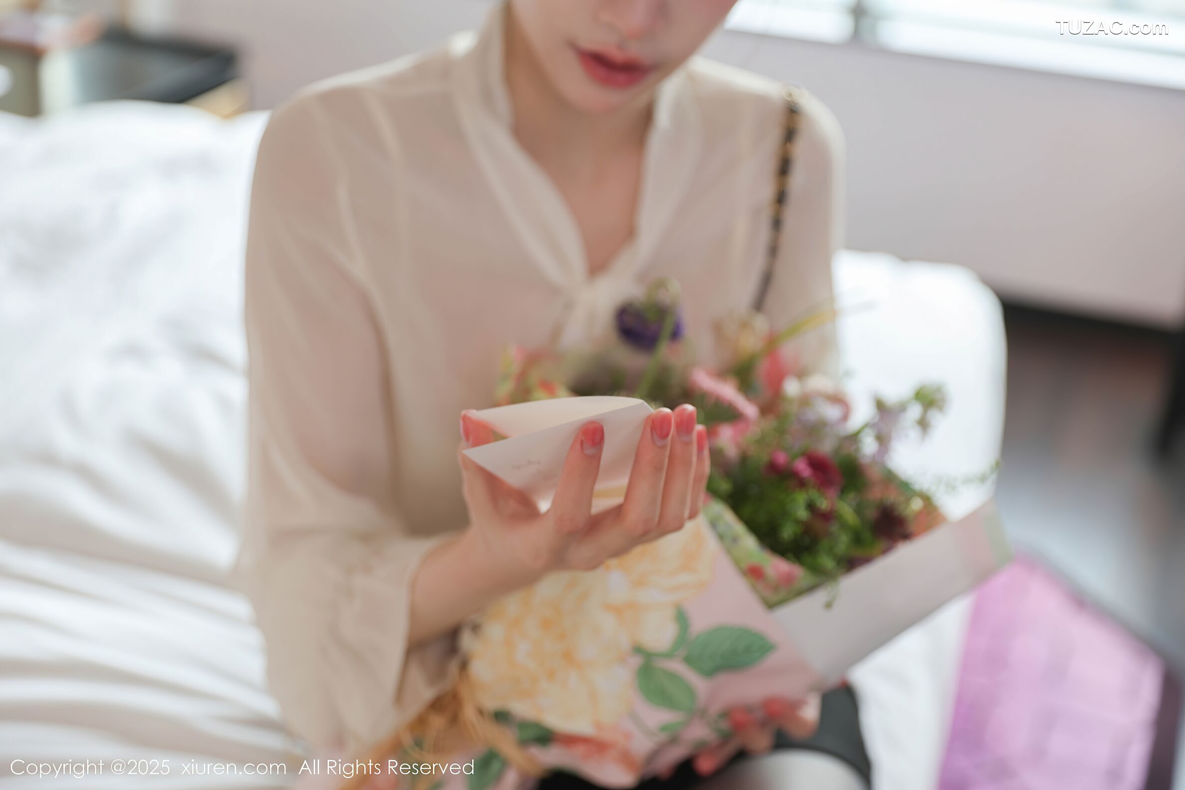 XiuRen秀人网-10319-布丁wow-白色上衣黑色短裙白色内衣黑丝-2025.05.23