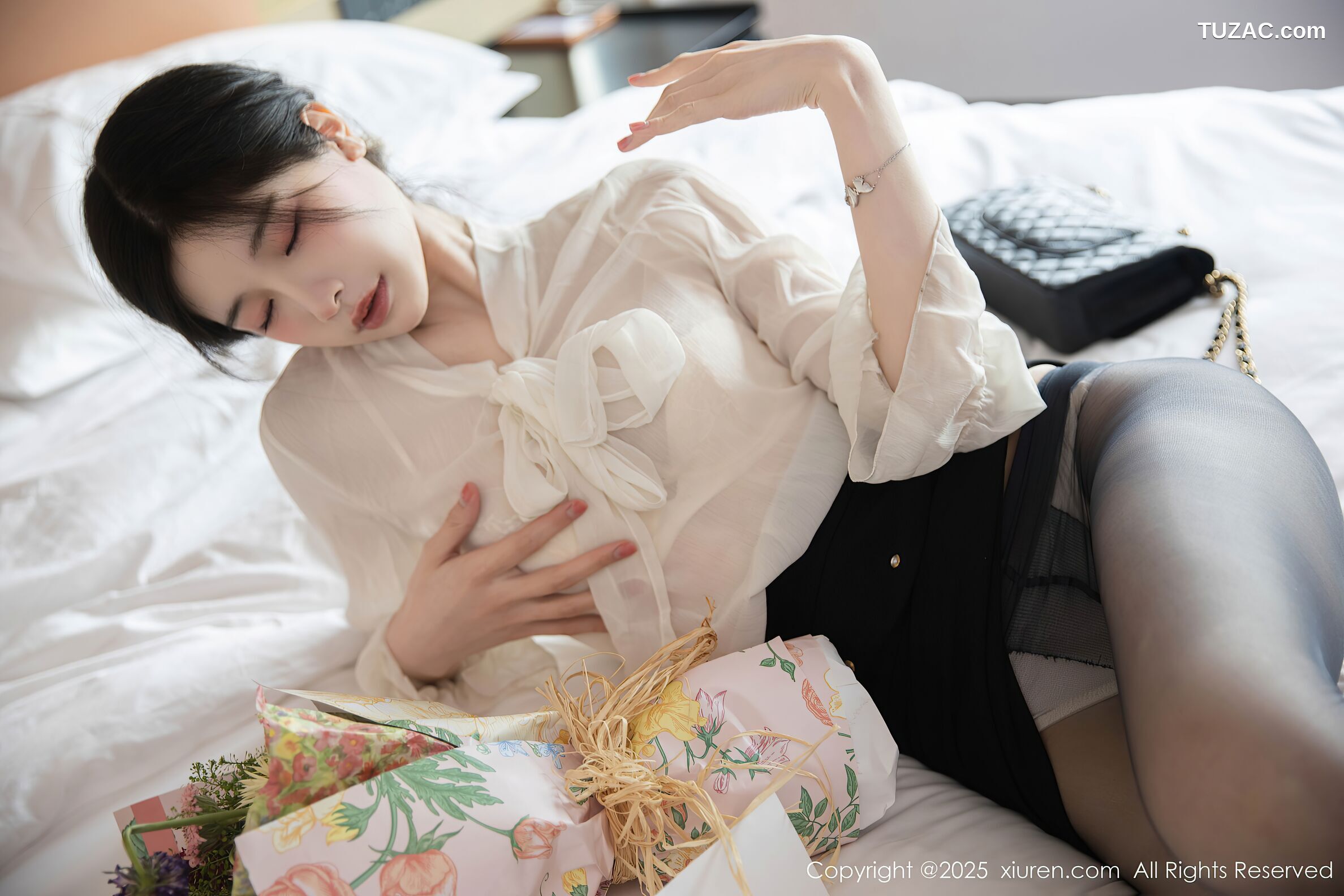 XiuRen秀人网-10319-布丁wow-白色上衣黑色短裙白色内衣黑丝-2025.05.23