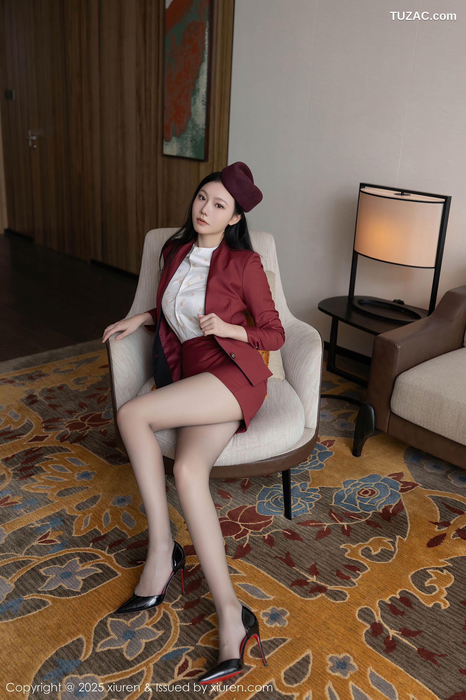 XiuRen秀人网-10333-安然anran-红色空姐制服裙装金色内衣-2025.05.27