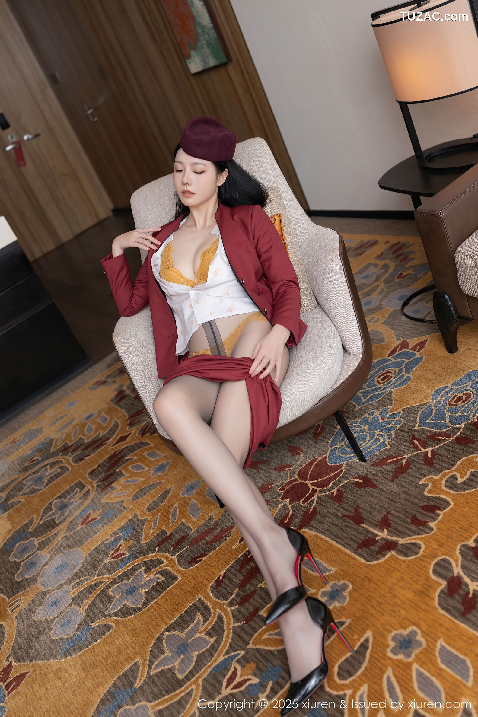 XiuRen秀人网-10333-安然anran-红色空姐制服裙装金色内衣-2025.05.27