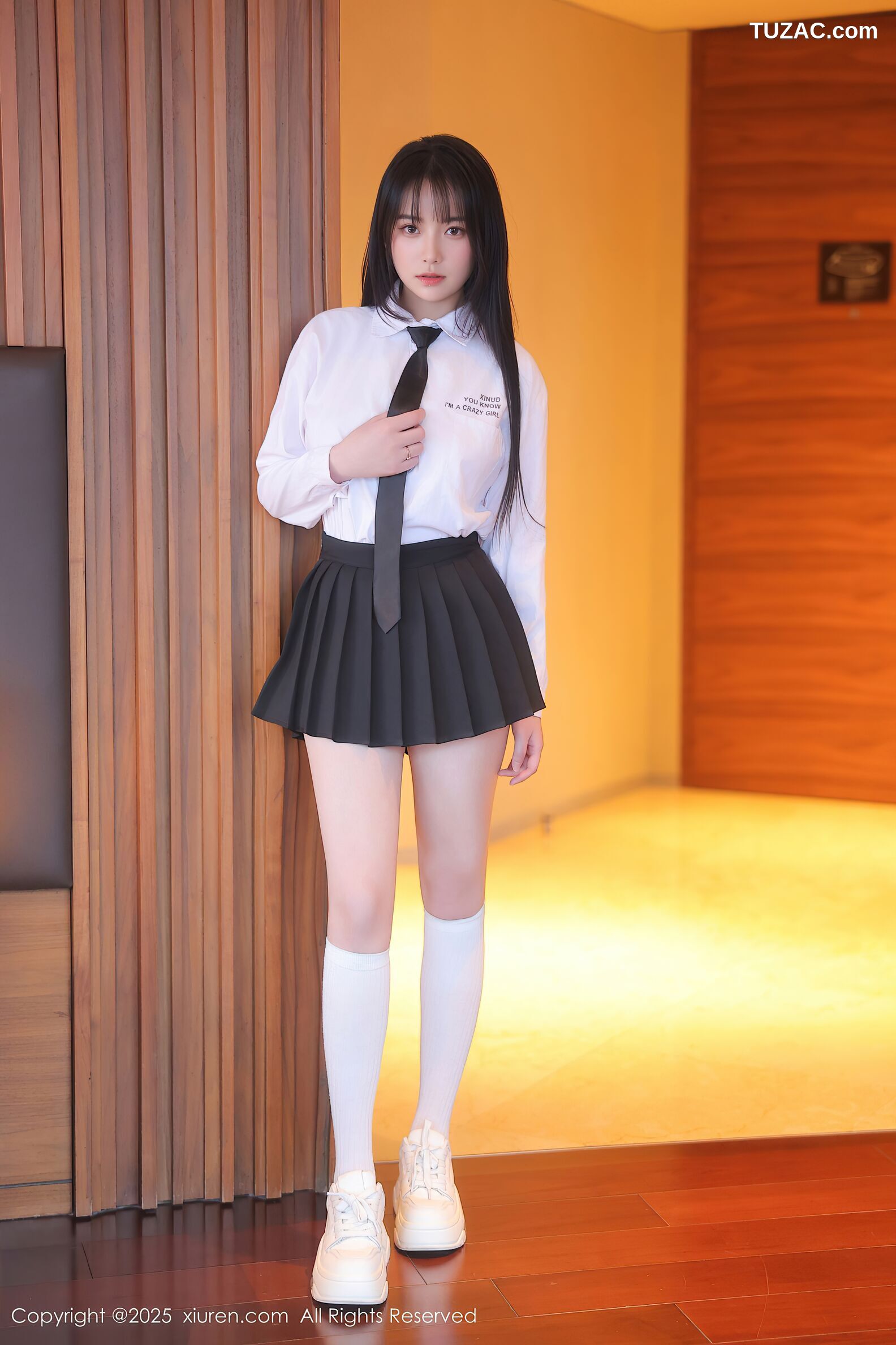 XiuRen秀人网-10335-软情-白衬衫黑短裙女生诱人白色丝袜-2025.05.28