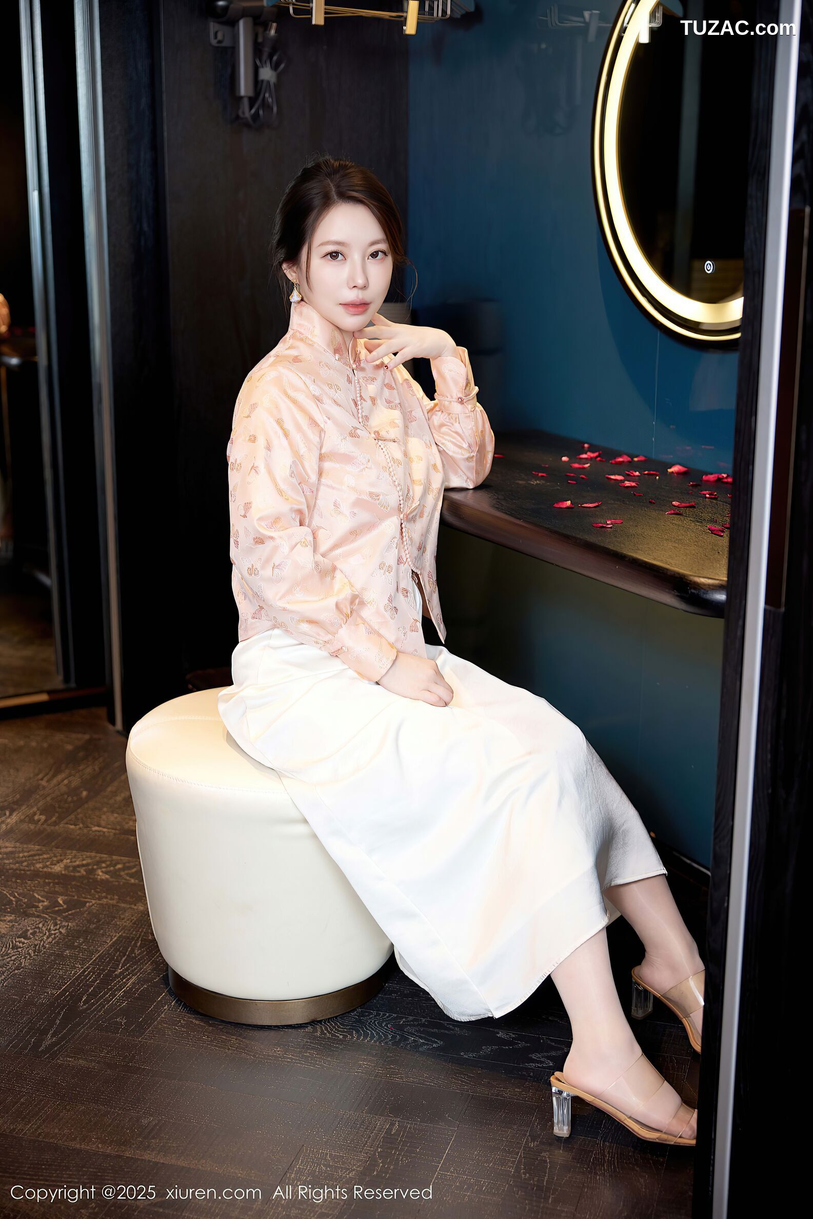 XiuRen秀人网-10341-白茹雪Abby-粉色古风短褂白色丝袜珠链内衣爆乳-2025.05.29