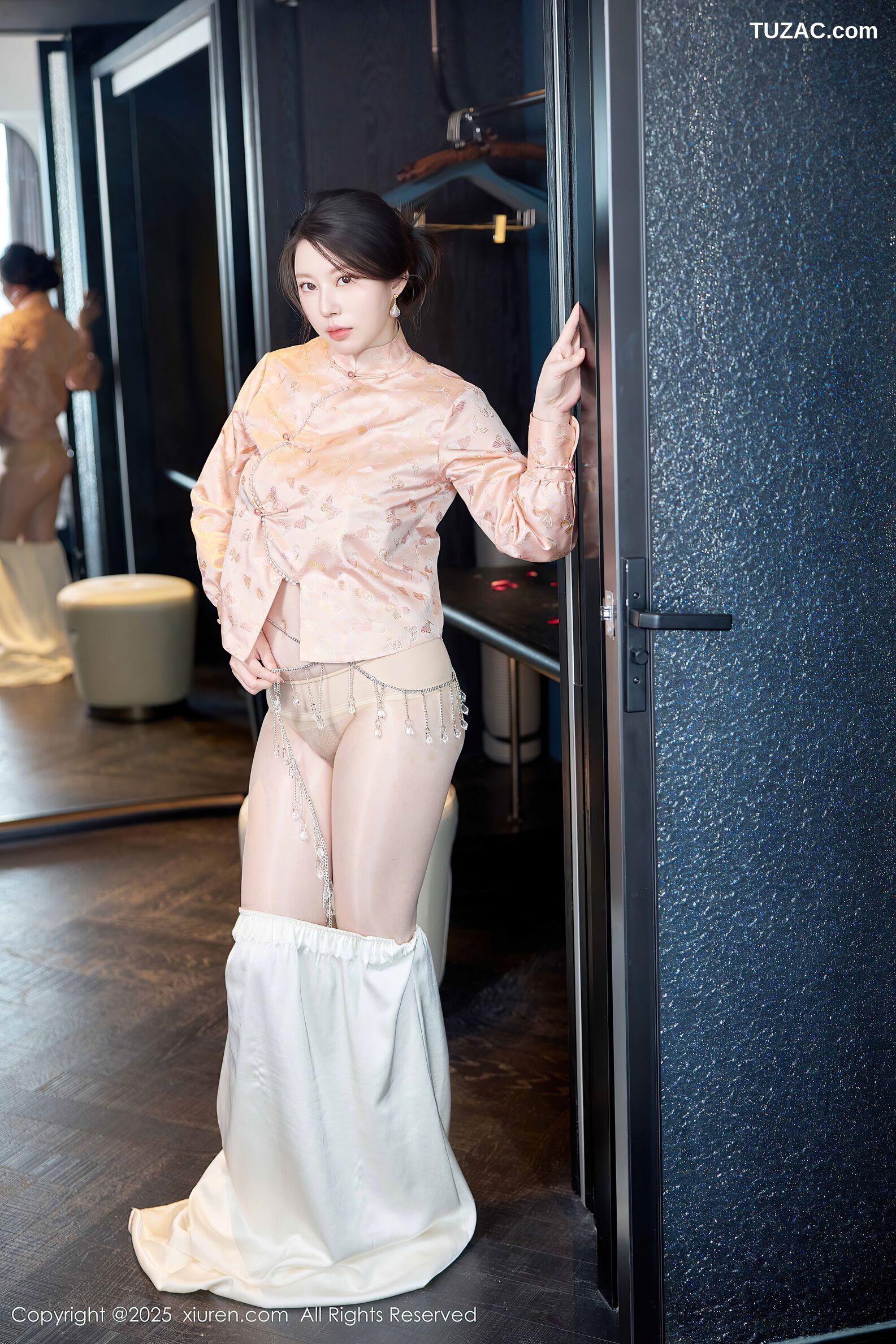 XiuRen秀人网-10341-白茹雪Abby-粉色古风短褂白色丝袜珠链内衣爆乳-2025.05.29