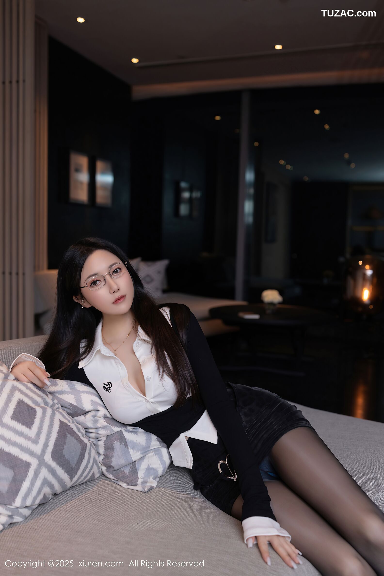 XiuRen秀人网-10353-鱼子酱Fish-OL黑短裙黑丝丢失的证件场景-2025.05.29