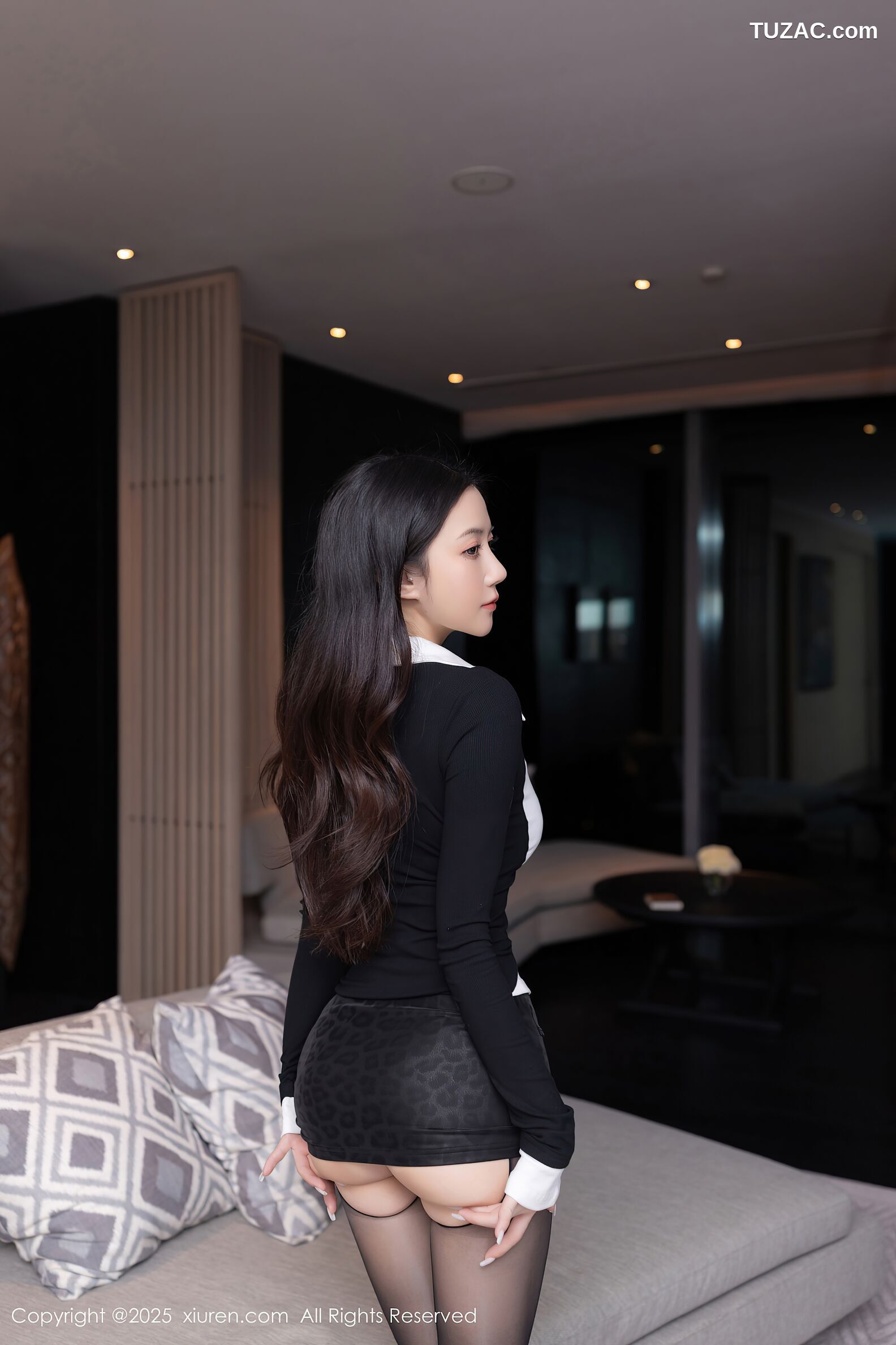 XiuRen秀人网-10353-鱼子酱Fish-OL黑短裙黑丝丢失的证件场景-2025.05.29