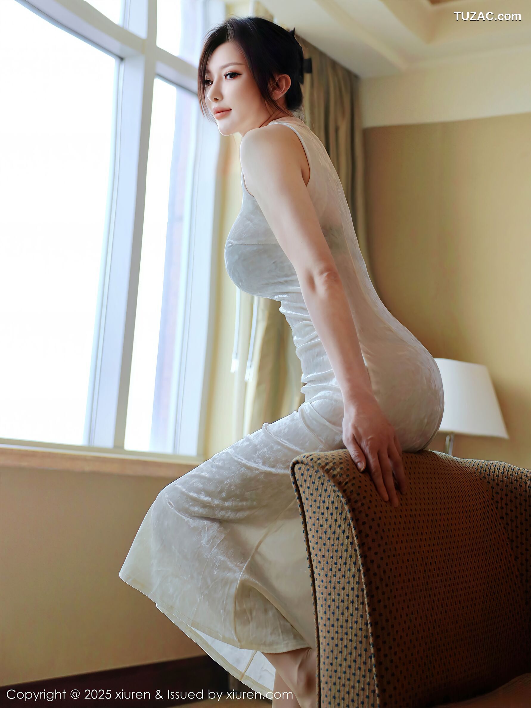 XiuRen秀人网-10355-苏一诺-浅色旗袍服饰-2025.06.03