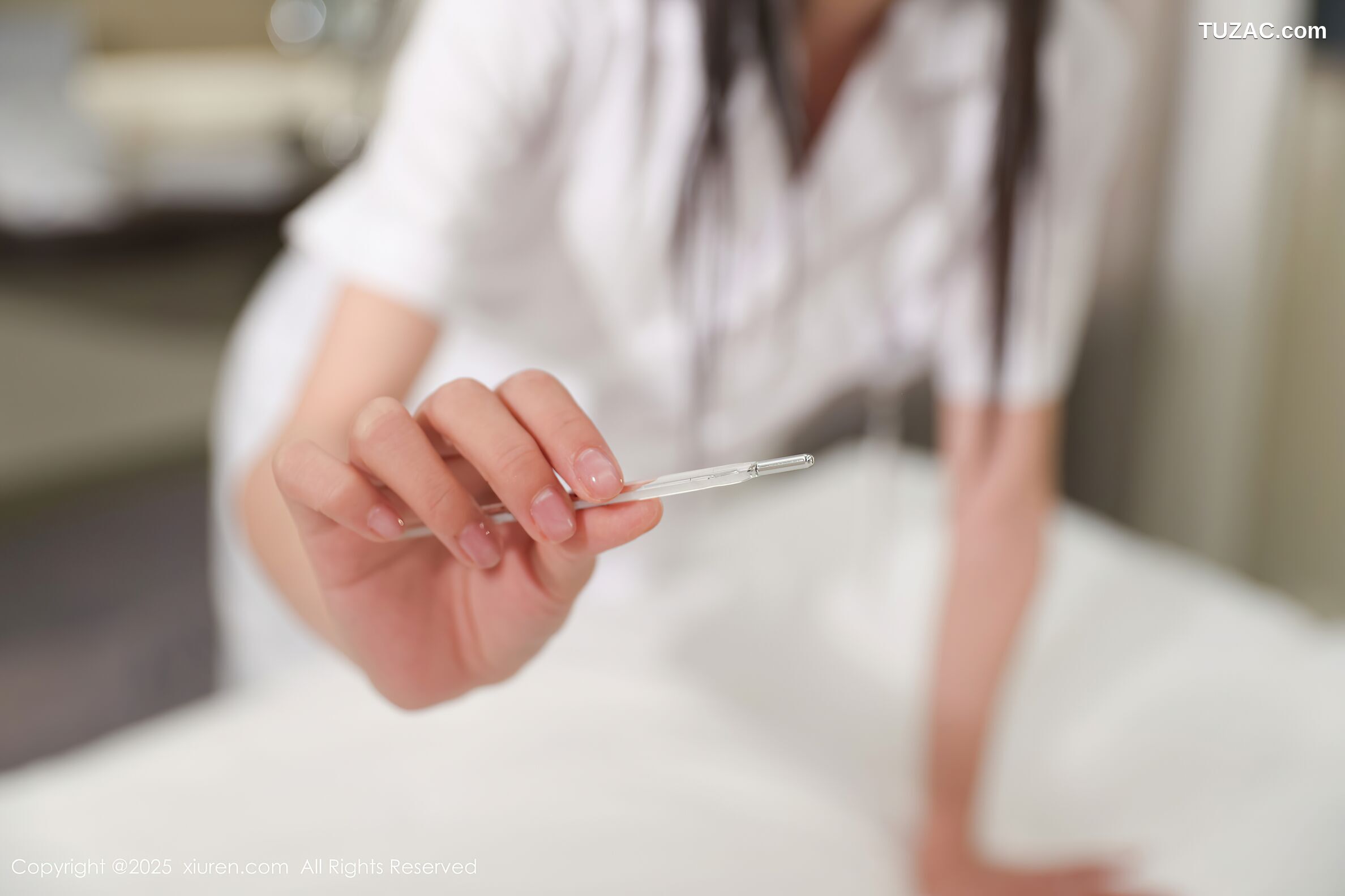 XiuRen秀人网-10373-茂木希子-白色护士服爆乳黑丝-2025.06.06