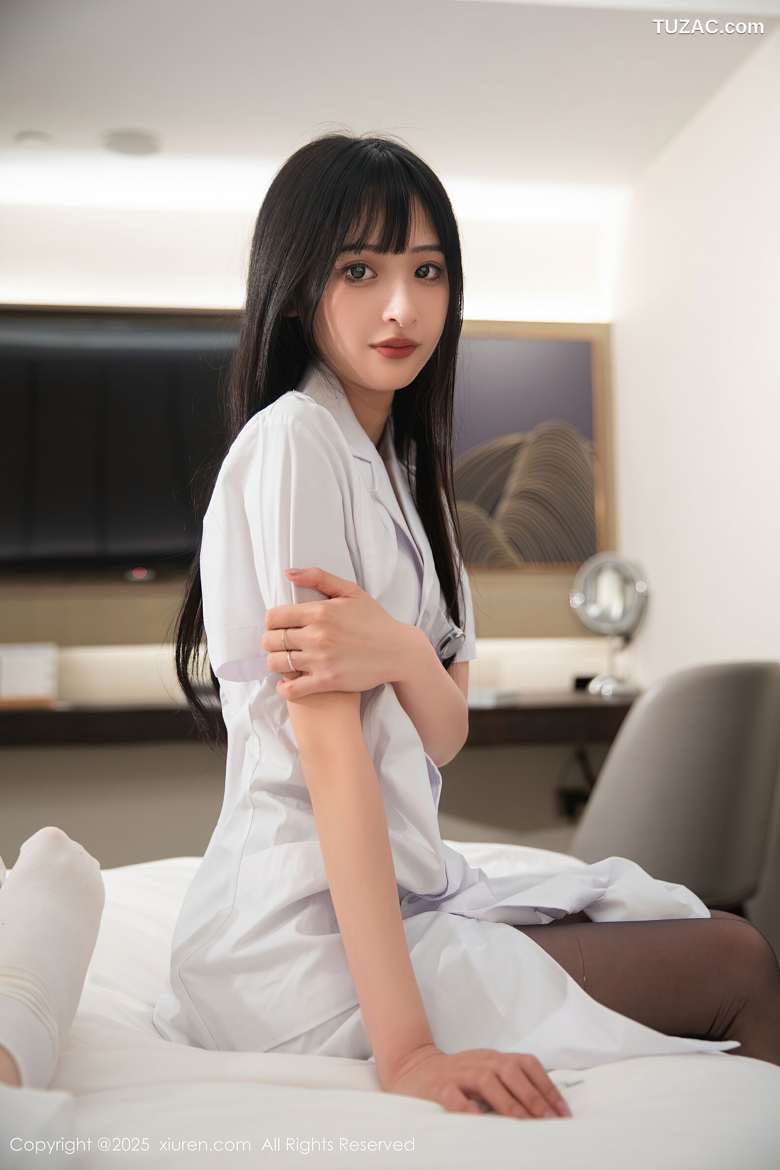 XiuRen秀人网-10373-茂木希子-白色护士服爆乳黑丝-2025.06.06