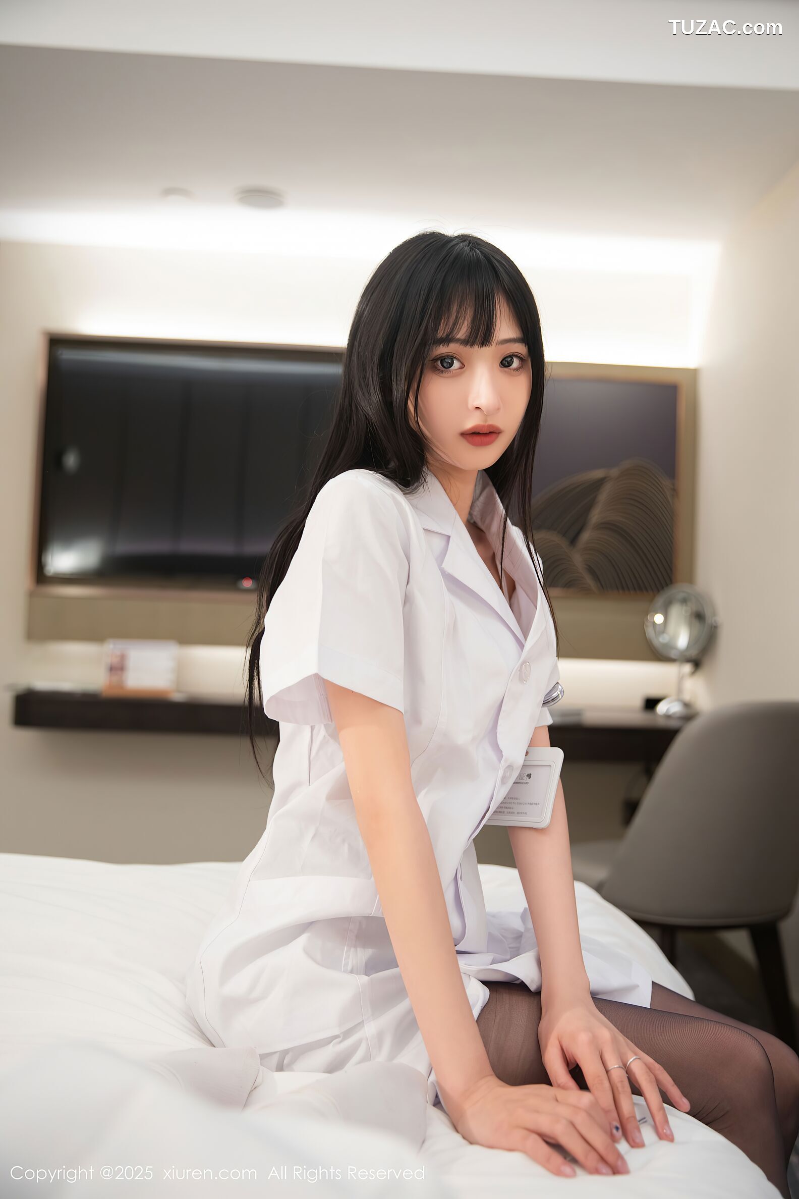 XiuRen秀人网-10373-茂木希子-白色护士服爆乳黑丝-2025.06.06