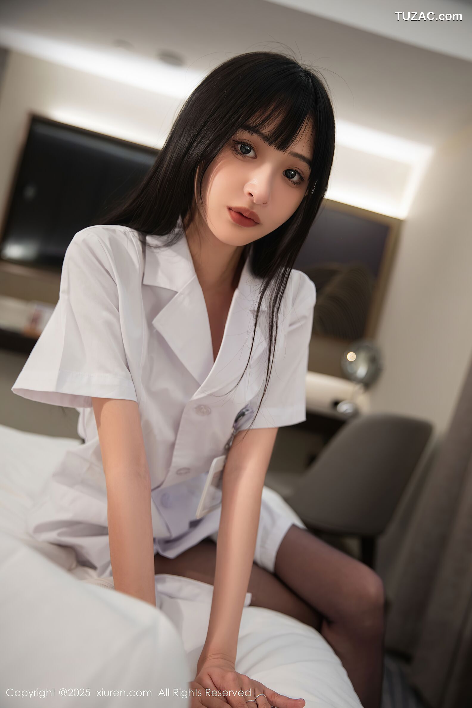 XiuRen秀人网-10373-茂木希子-白色护士服爆乳黑丝-2025.06.06