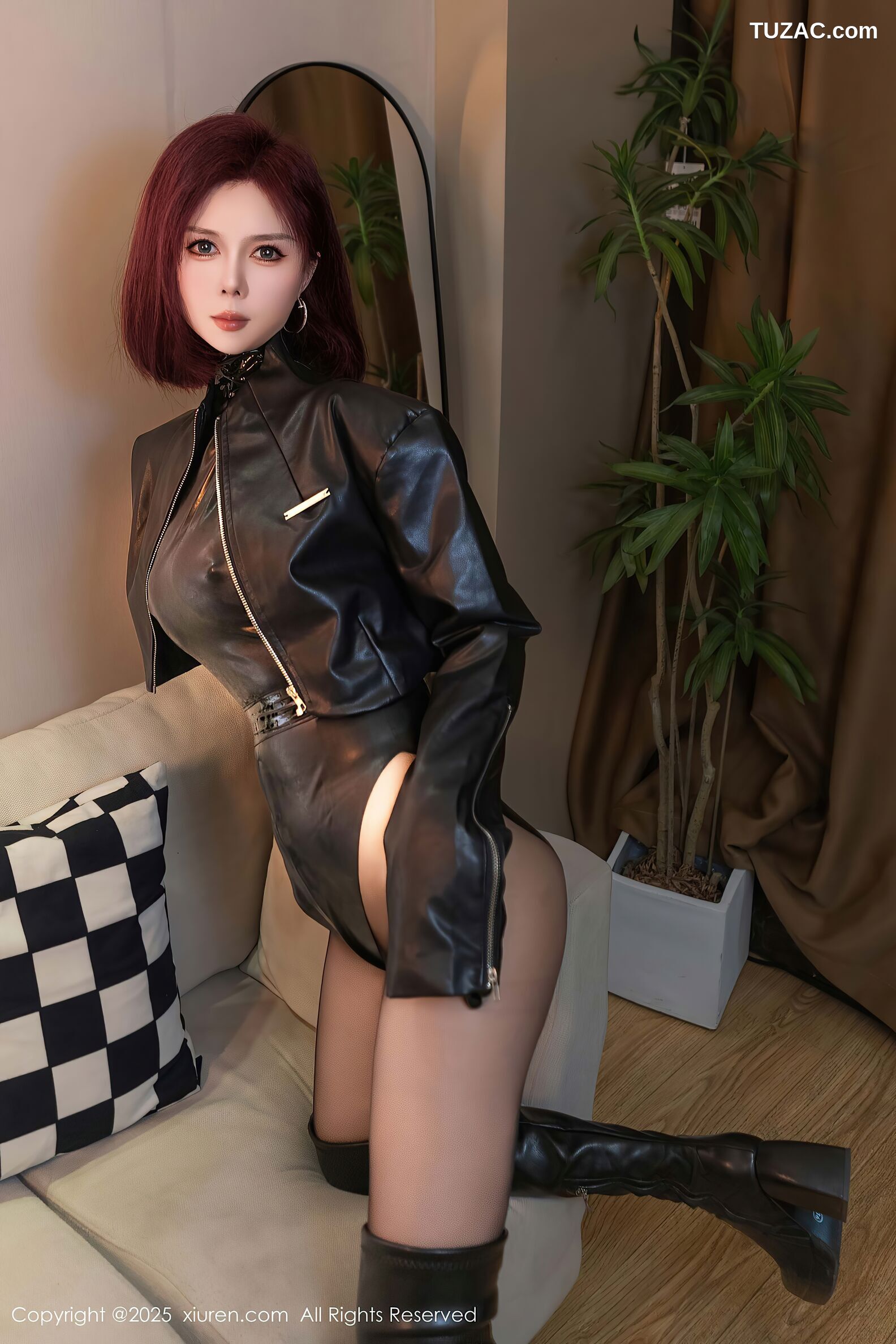 XiuRen秀人网-10393-白芷yy-黑色情趣皮衣翘臀玉足-2025.06.11