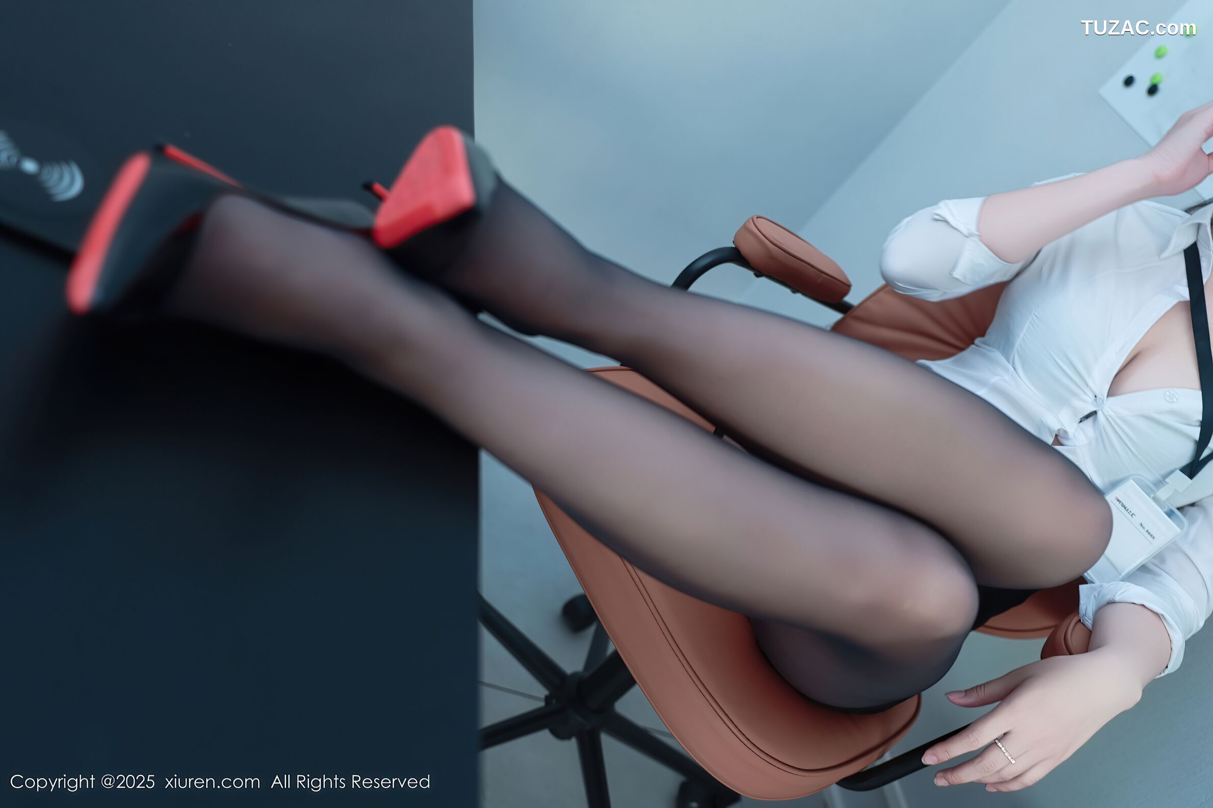 XiuRen秀人网-10406-南乔-OL白衬衫黑短裙黑丝黑色绑带内衣-2025.06.13