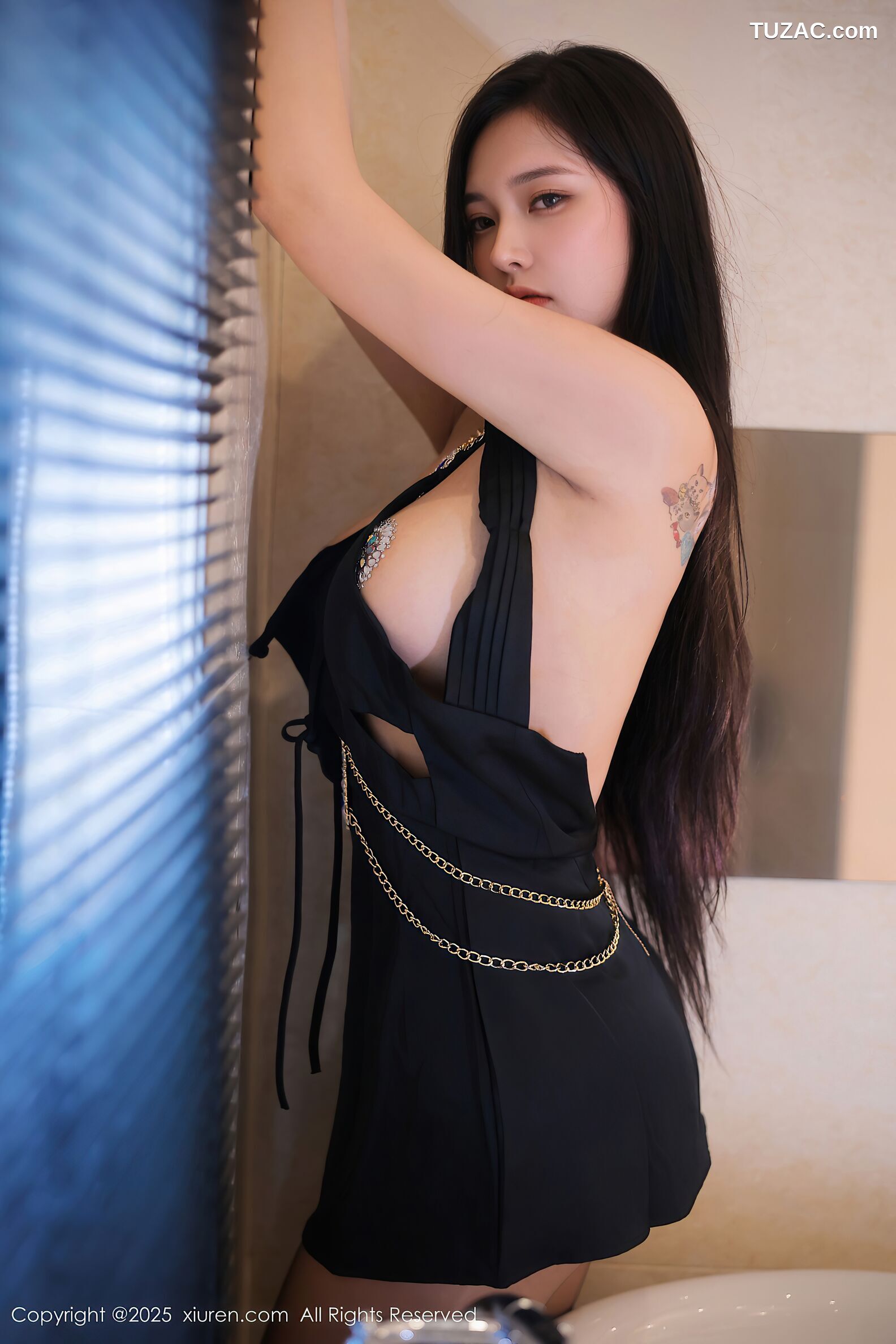 XiuRen秀人网-10407-娜比-黑色连衣短裙黑丝爆乳-2025.06.13