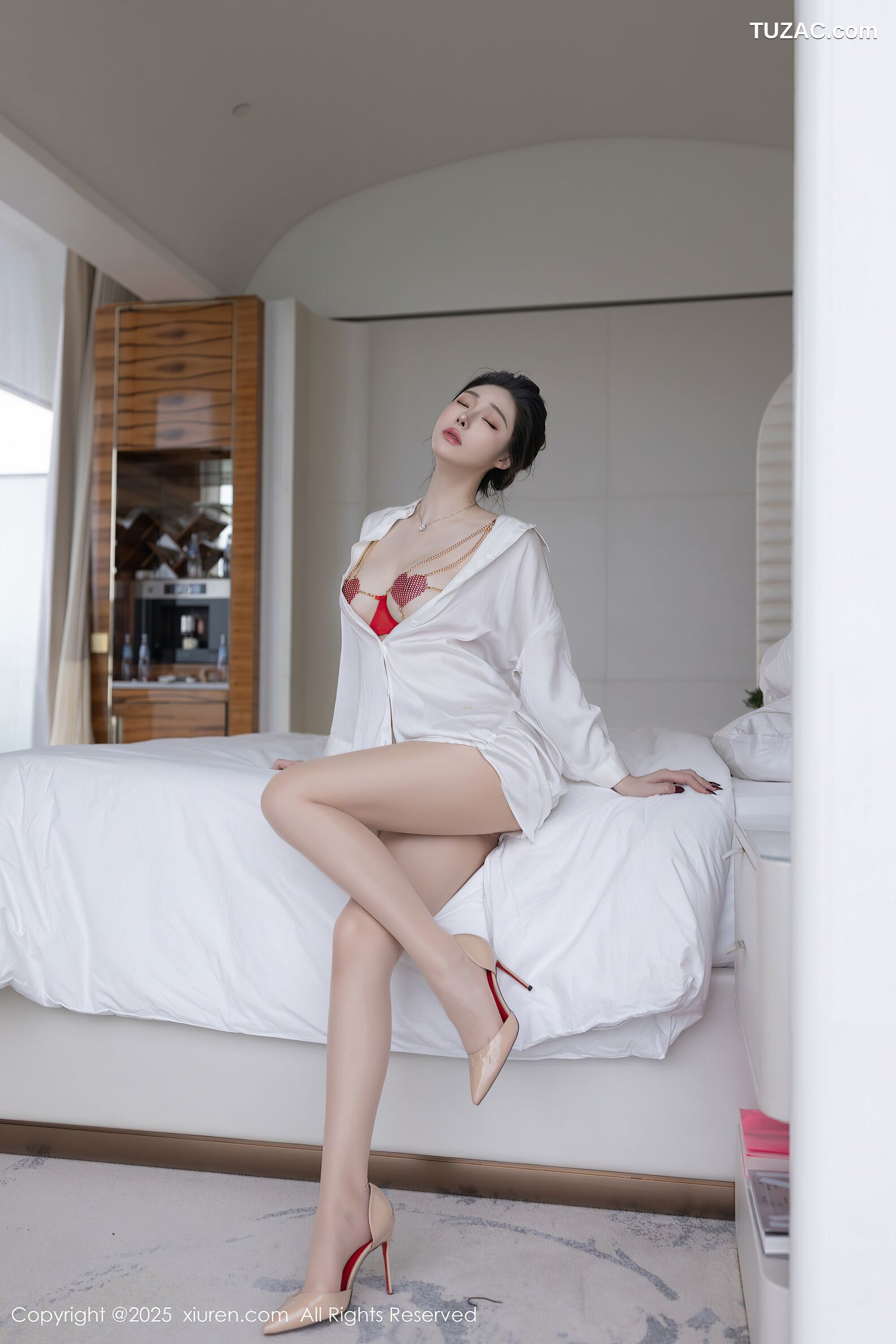 XiuRen秀人网-10411-小逗逗-红色情趣内衣白衬衫-2025.06.13