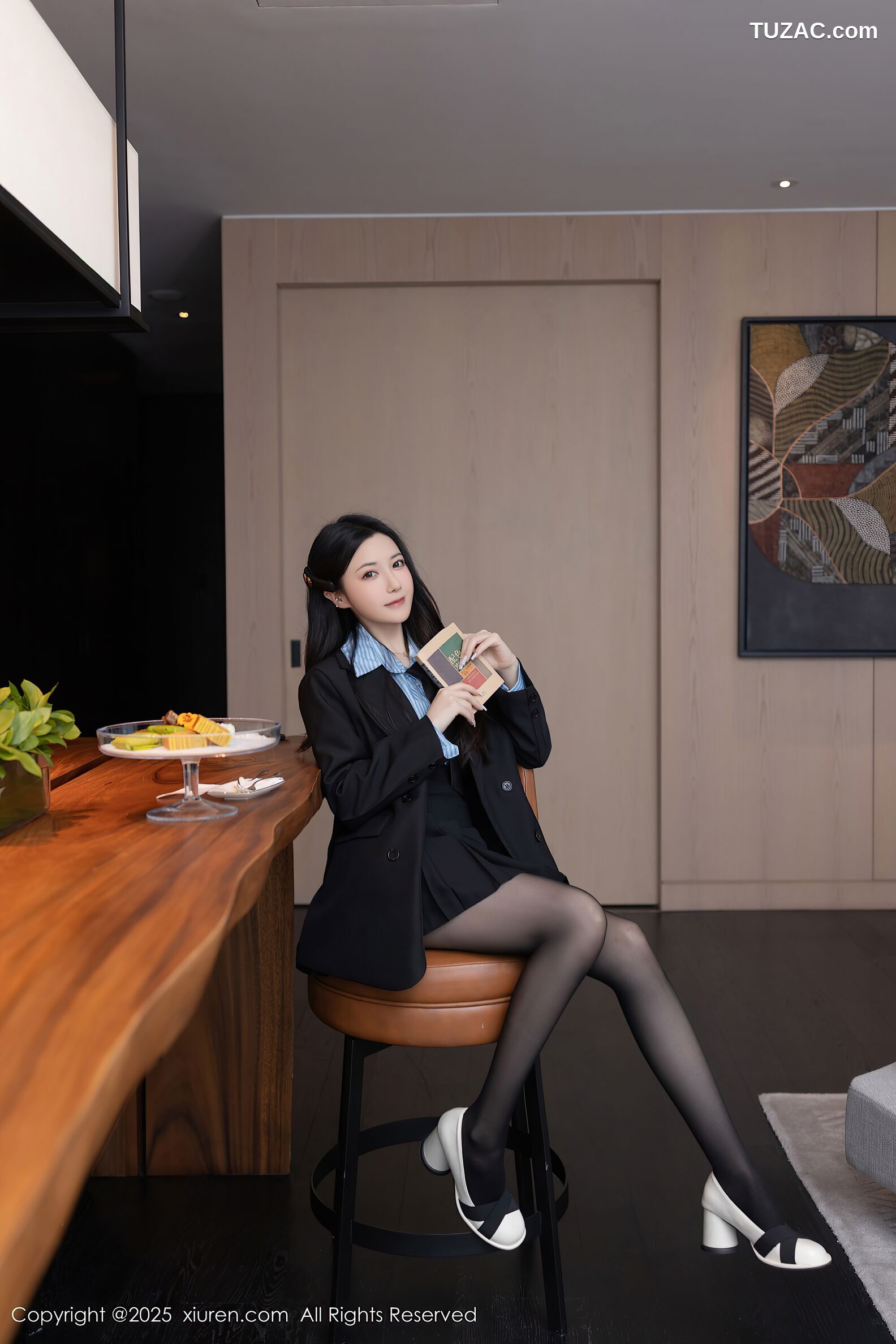 XiuRen秀人网-10412-鱼子酱Fish-蓝衬衫黑色短裙黑丝女生-2025.06.13