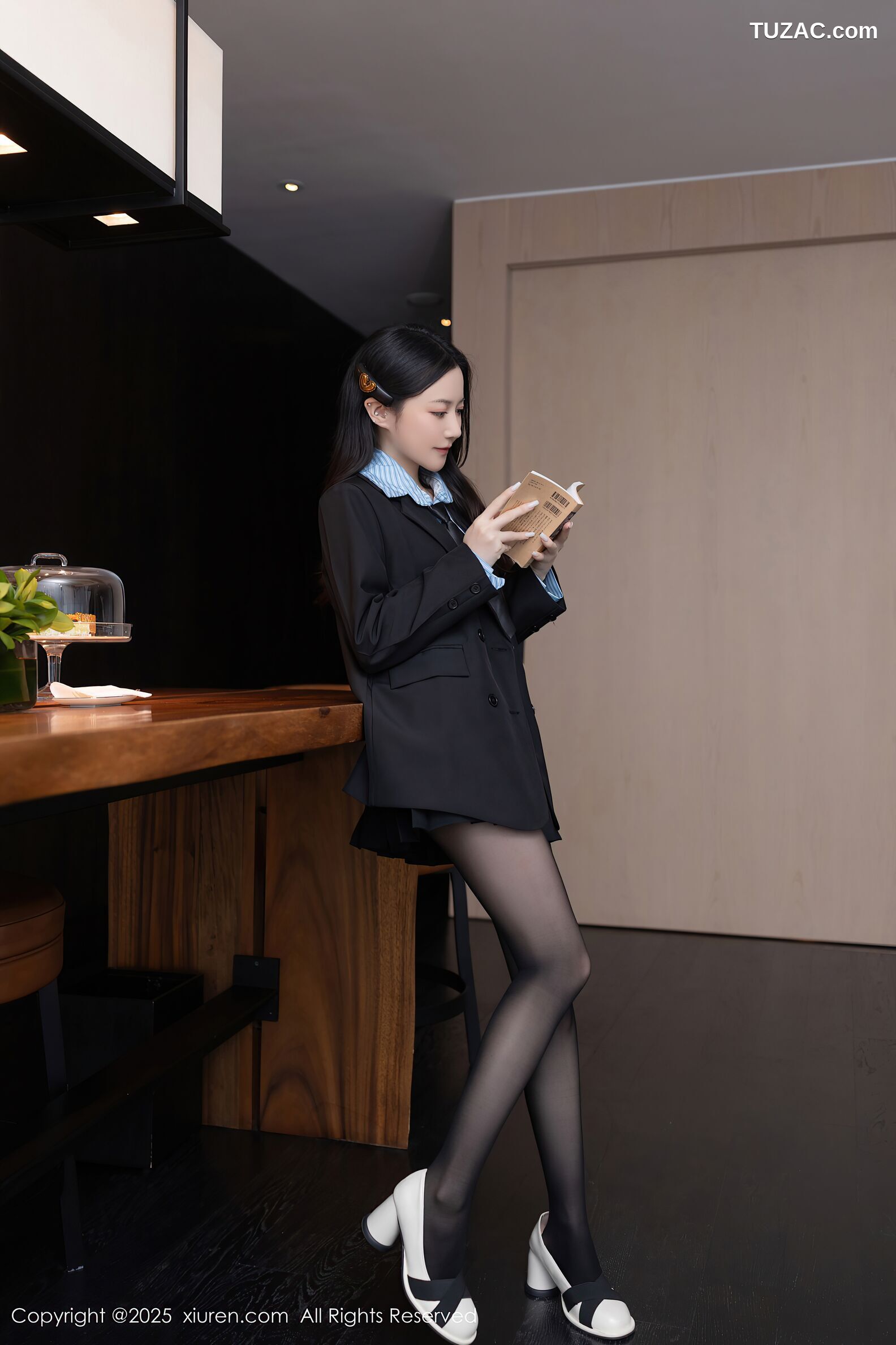 XiuRen秀人网-10412-鱼子酱Fish-蓝衬衫黑色短裙黑丝女生-2025.06.13