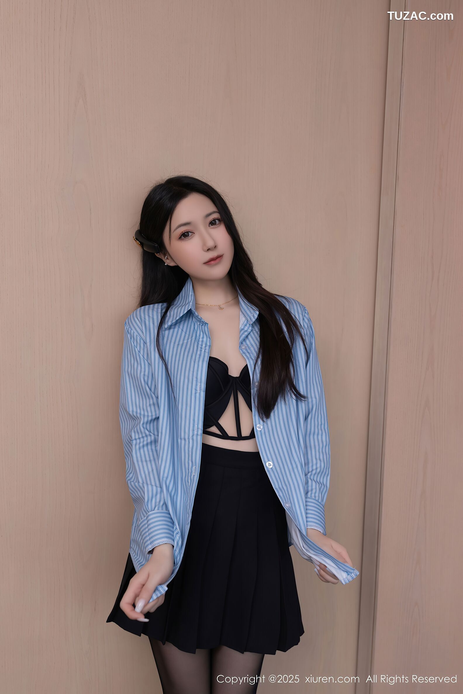 XiuRen秀人网-10412-鱼子酱Fish-蓝衬衫黑色短裙黑丝女生-2025.06.13