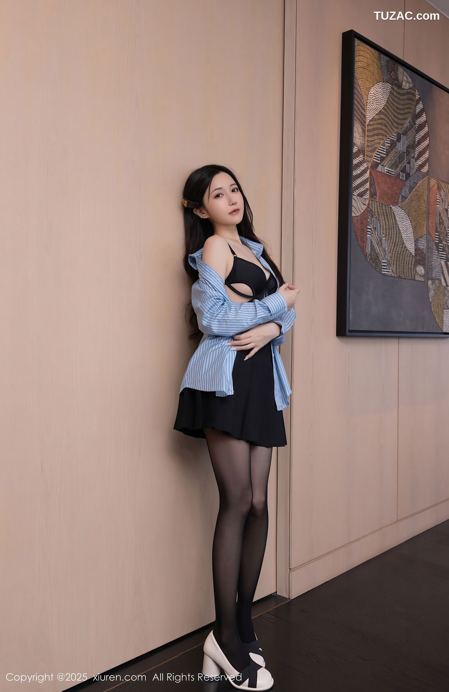 XiuRen秀人网-10412-鱼子酱Fish-蓝衬衫黑色短裙黑丝女生-2025.06.13