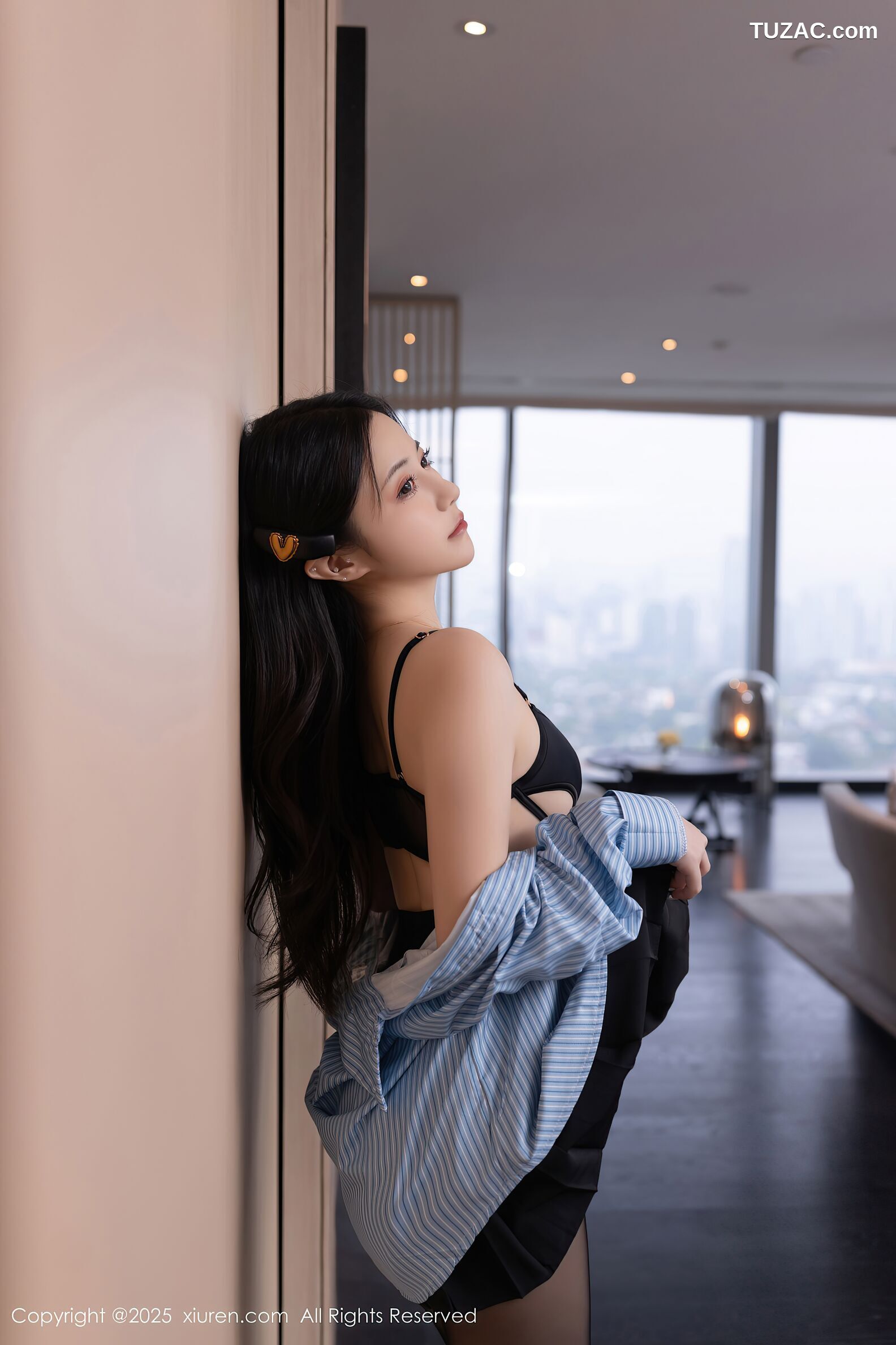 XiuRen秀人网-10412-鱼子酱Fish-蓝衬衫黑色短裙黑丝女生-2025.06.13