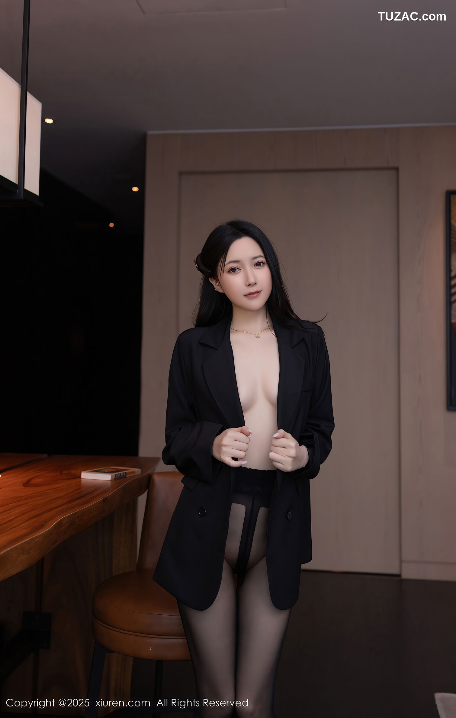 XiuRen秀人网-10412-鱼子酱Fish-蓝衬衫黑色短裙黑丝女生-2025.06.13