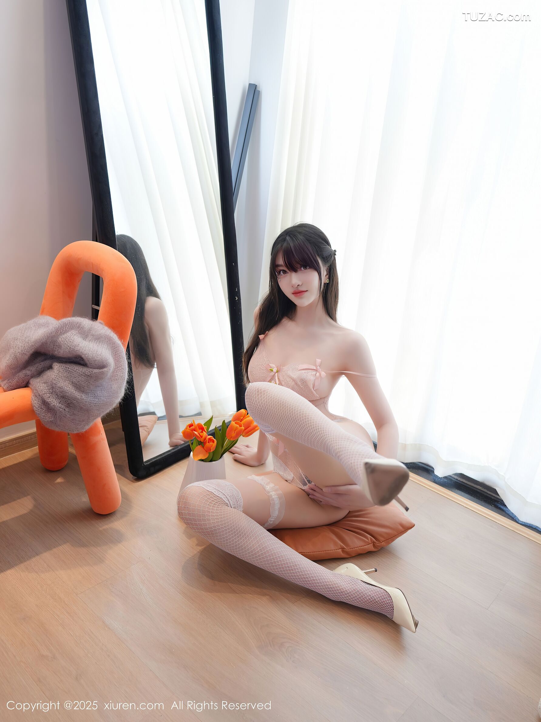 XiuRen秀人网-10416-白露lulu-灰色针织衫粉色情趣内衣白丝爆乳-2025.06.16