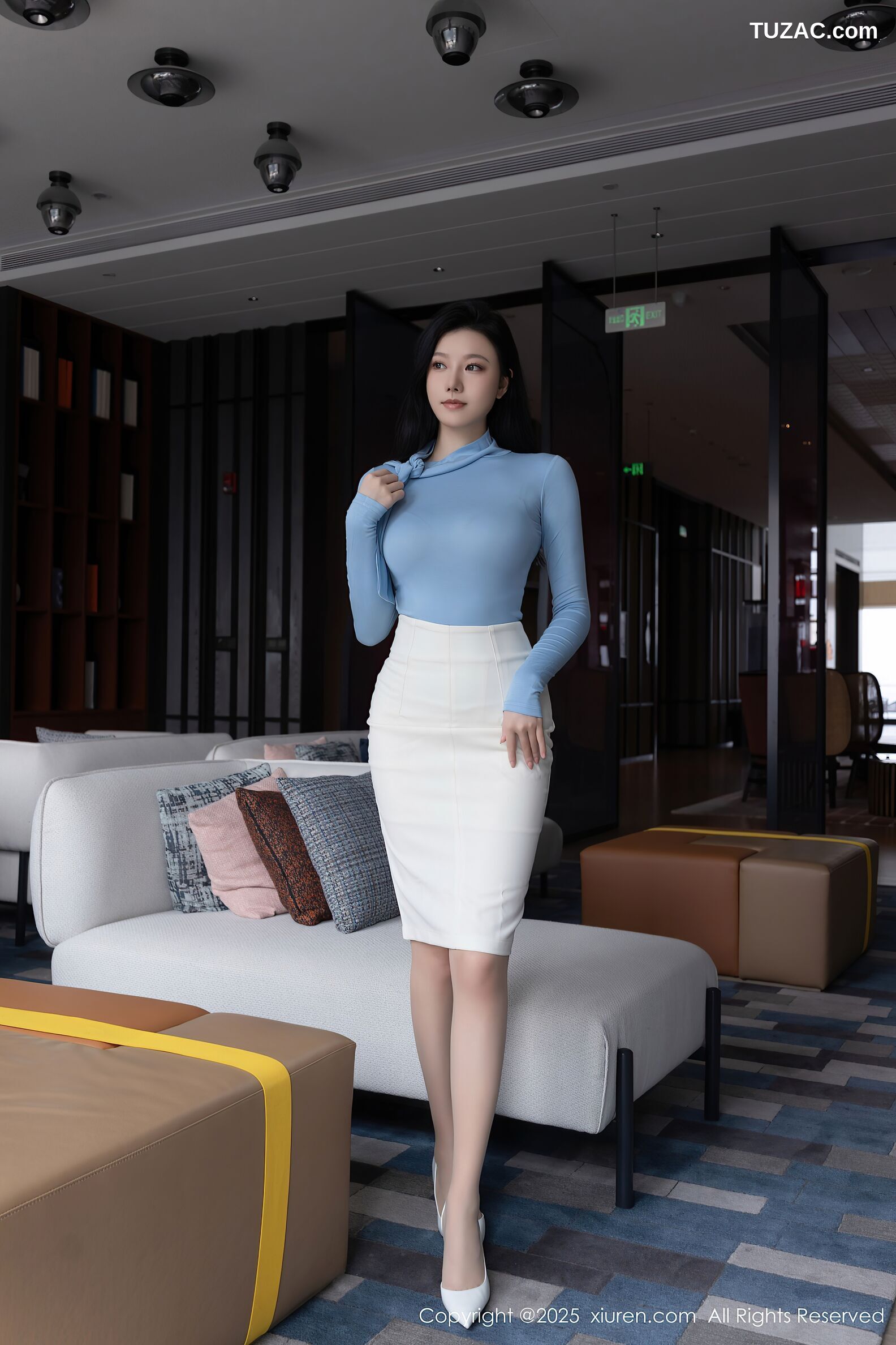 XiuRen秀人网-10424-安然anran-蓝T白短裙诱人肉色丝袜-2025.06.17