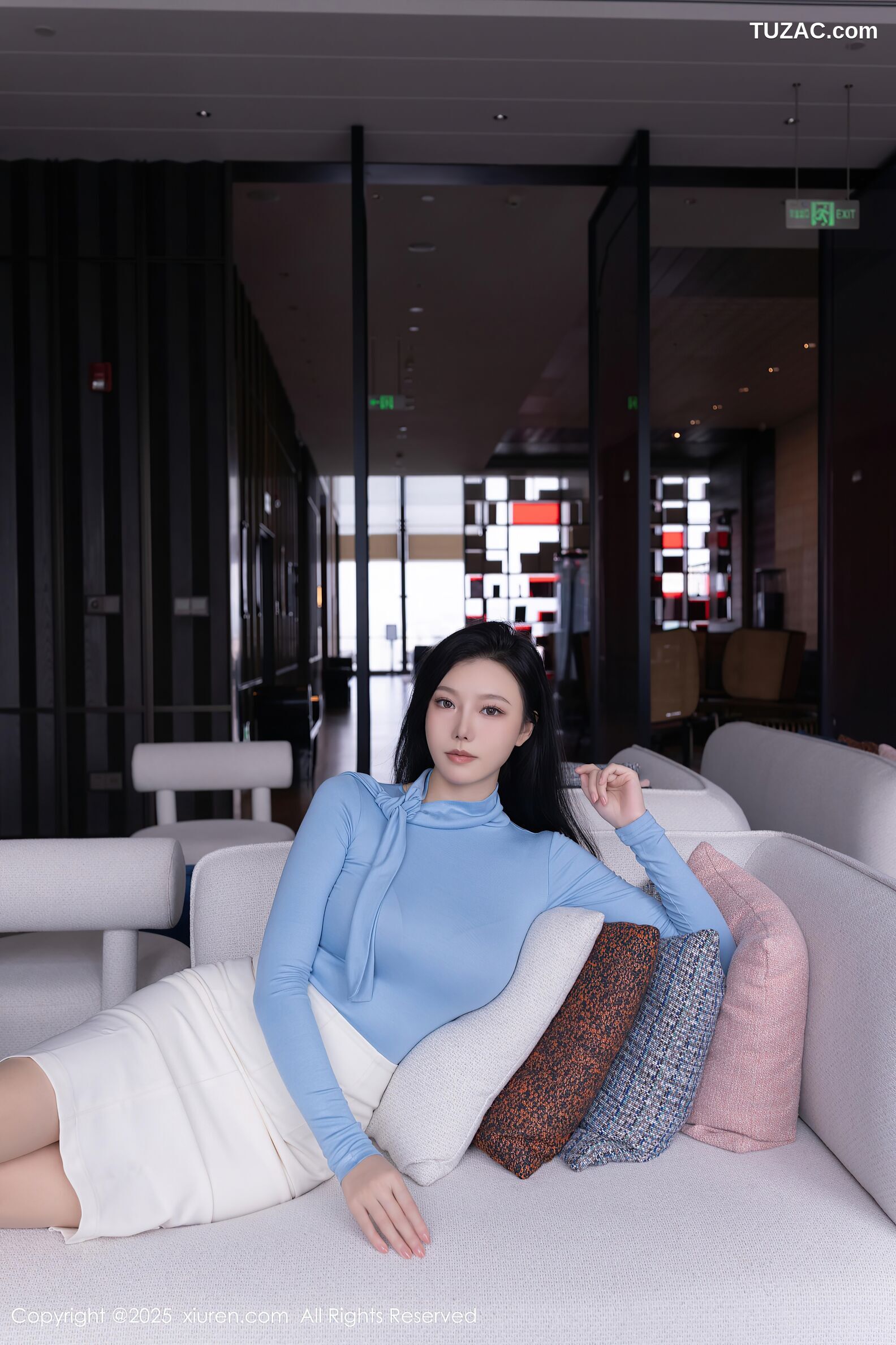 XiuRen秀人网-10424-安然anran-蓝T白短裙诱人肉色丝袜-2025.06.17