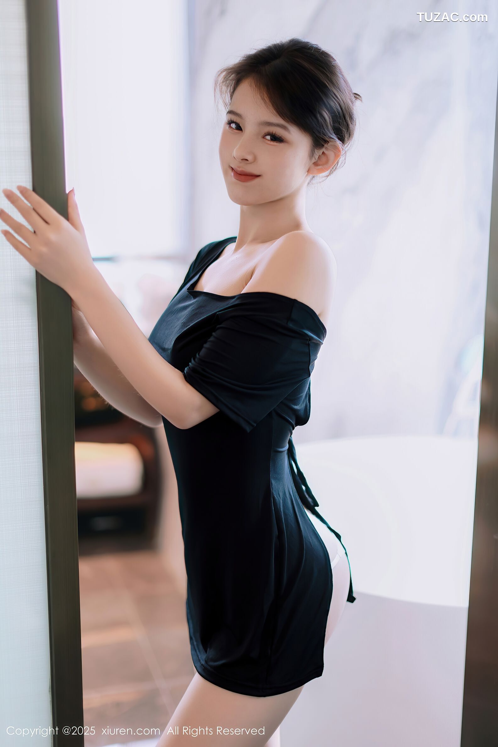 XiuRen秀人网-10426-小橘子orange-黑色连衣短裙美胸发光肛塞-2025.06.18