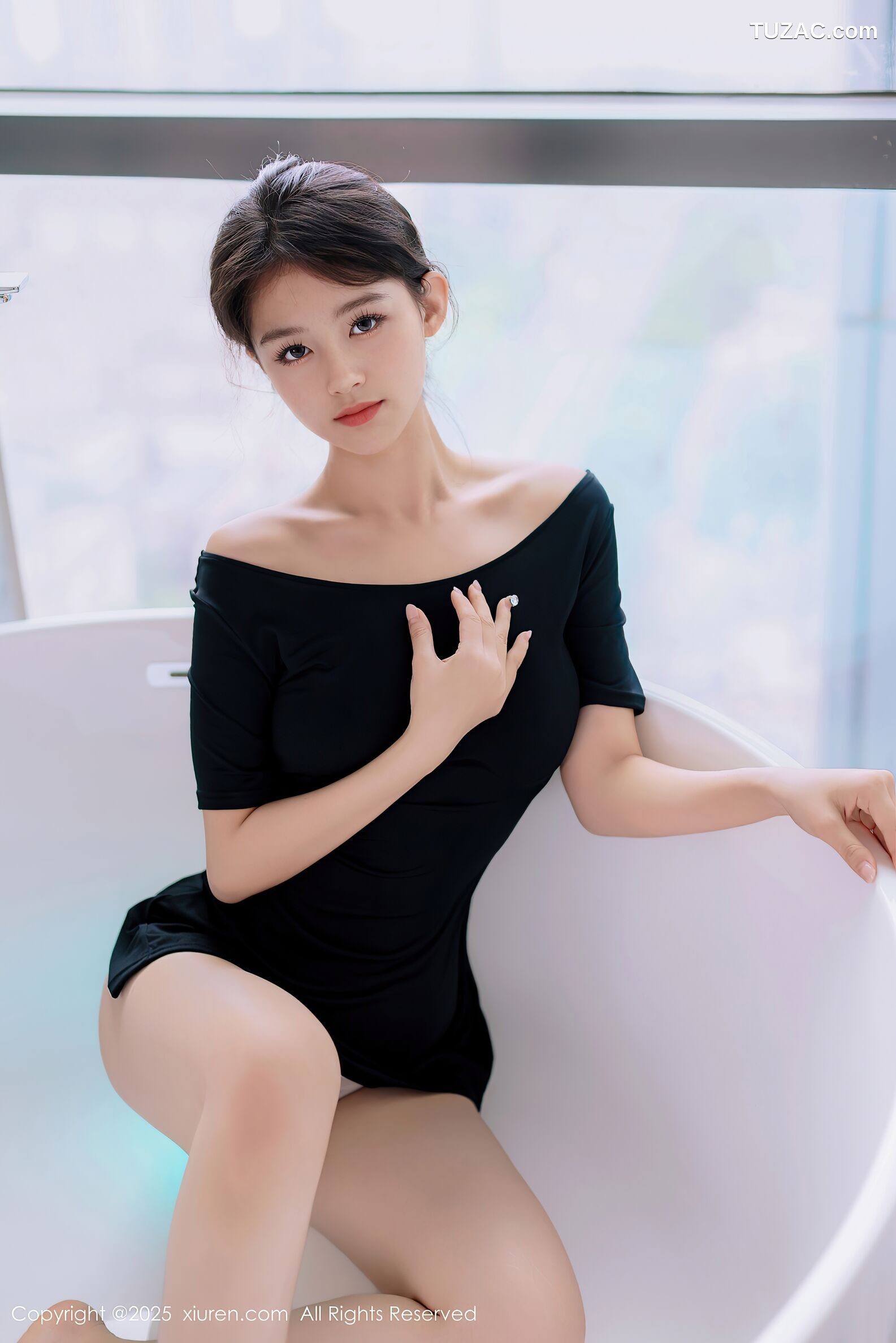 XiuRen秀人网-10426-小橘子orange-黑色连衣短裙美胸发光肛塞-2025.06.18