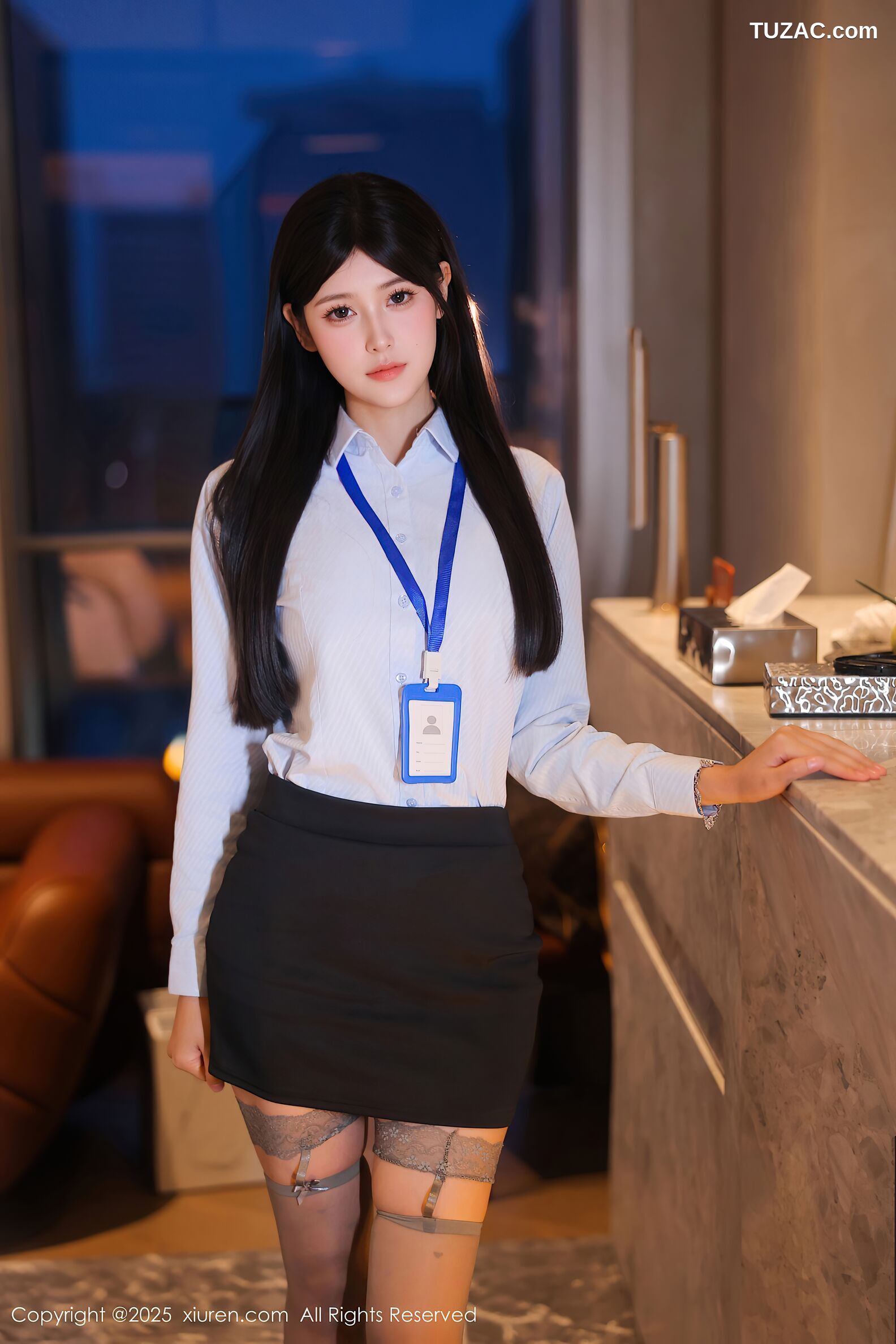 XiuRen秀人网-10440-余安安-OL淡蓝衬衫黑短裙黑蕾丝情趣内衣-2025.06.20