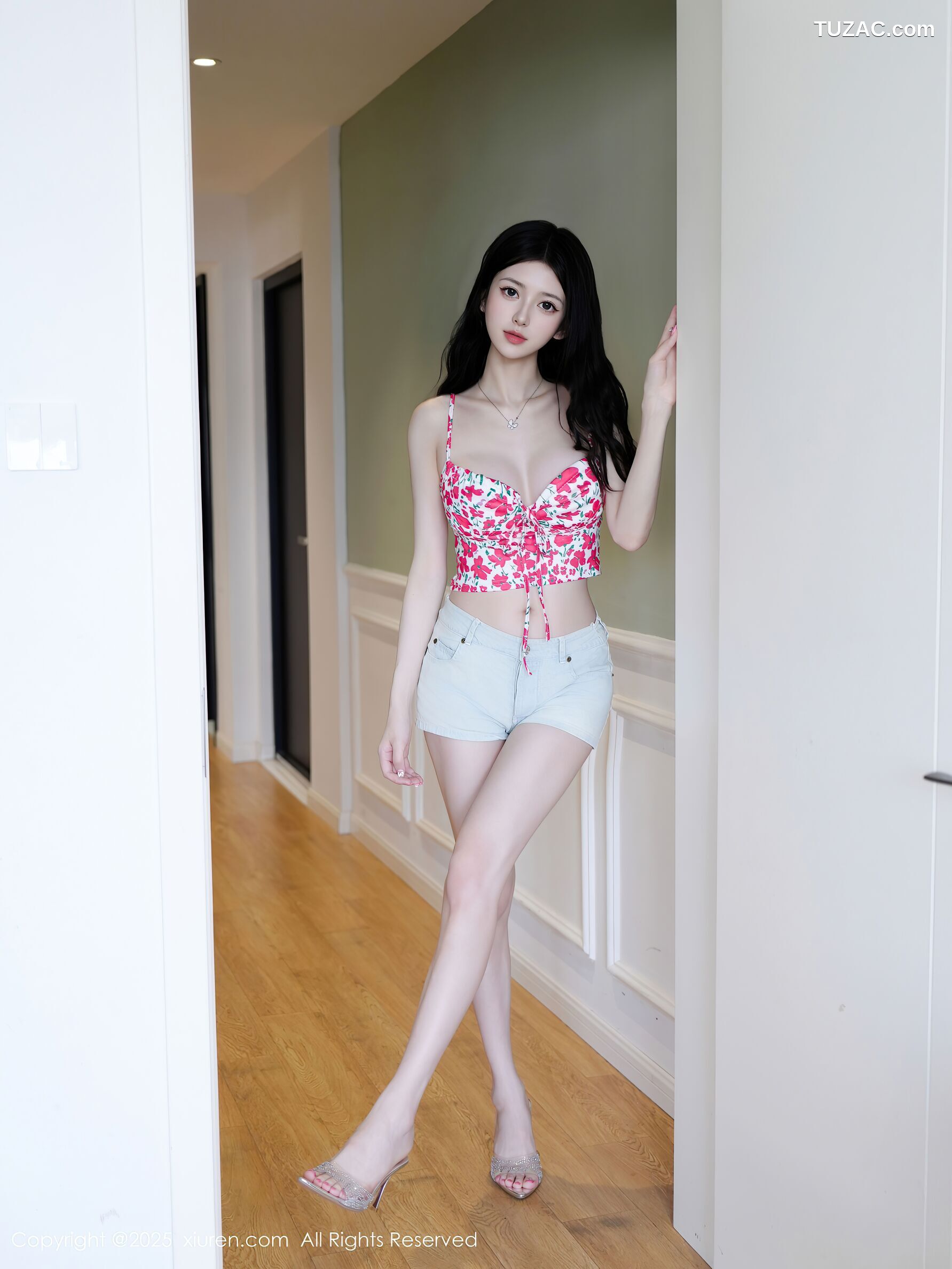 XiuRen秀人网-10442-白小蝶-红花吊带白色短裤-2025.06.20