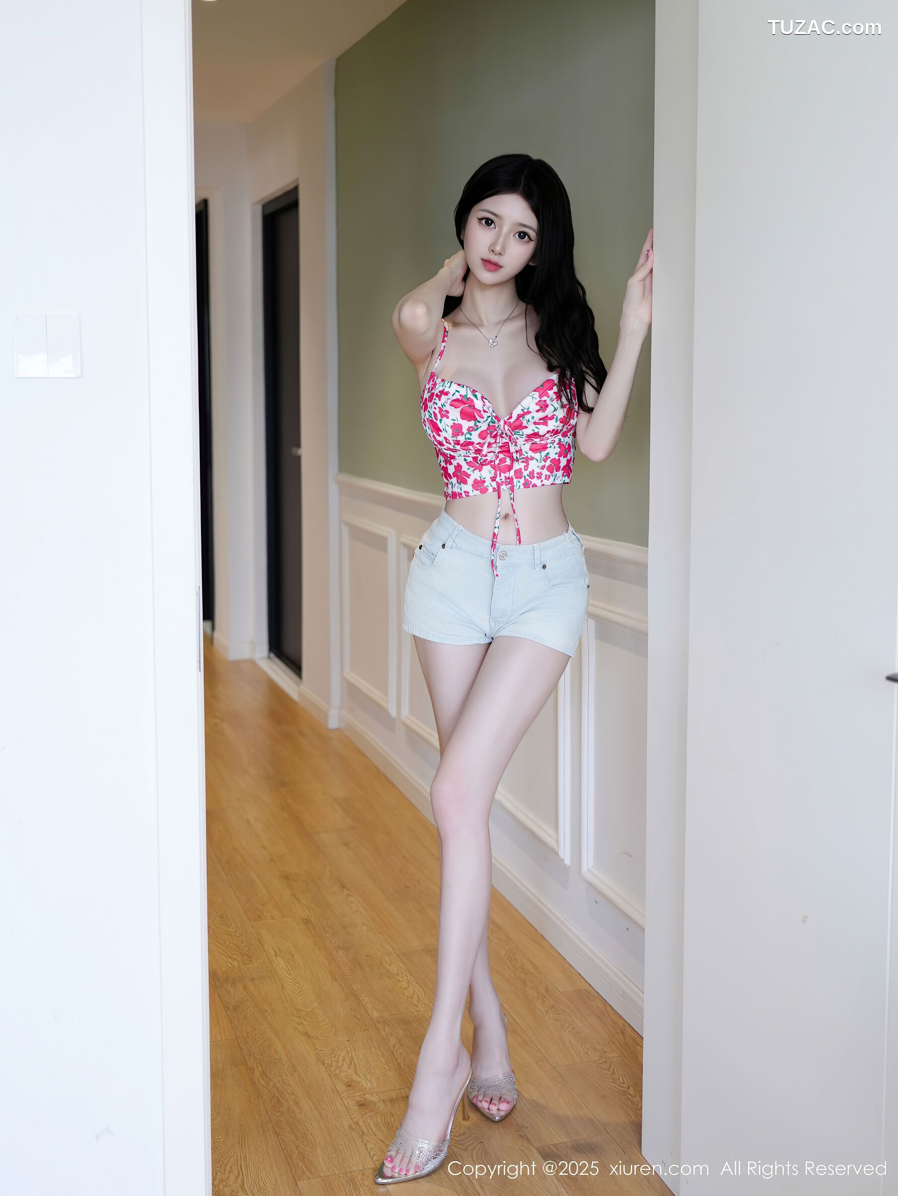 XiuRen秀人网-10442-白小蝶-红花吊带白色短裤-2025.06.20