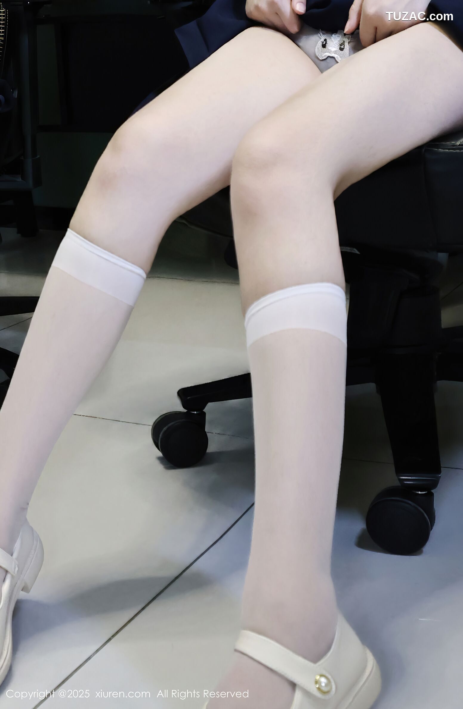 XiuRen秀人网-10443-小芭乐-衬衫短裙姐妹花女生爆乳激情互动-2025.06.20