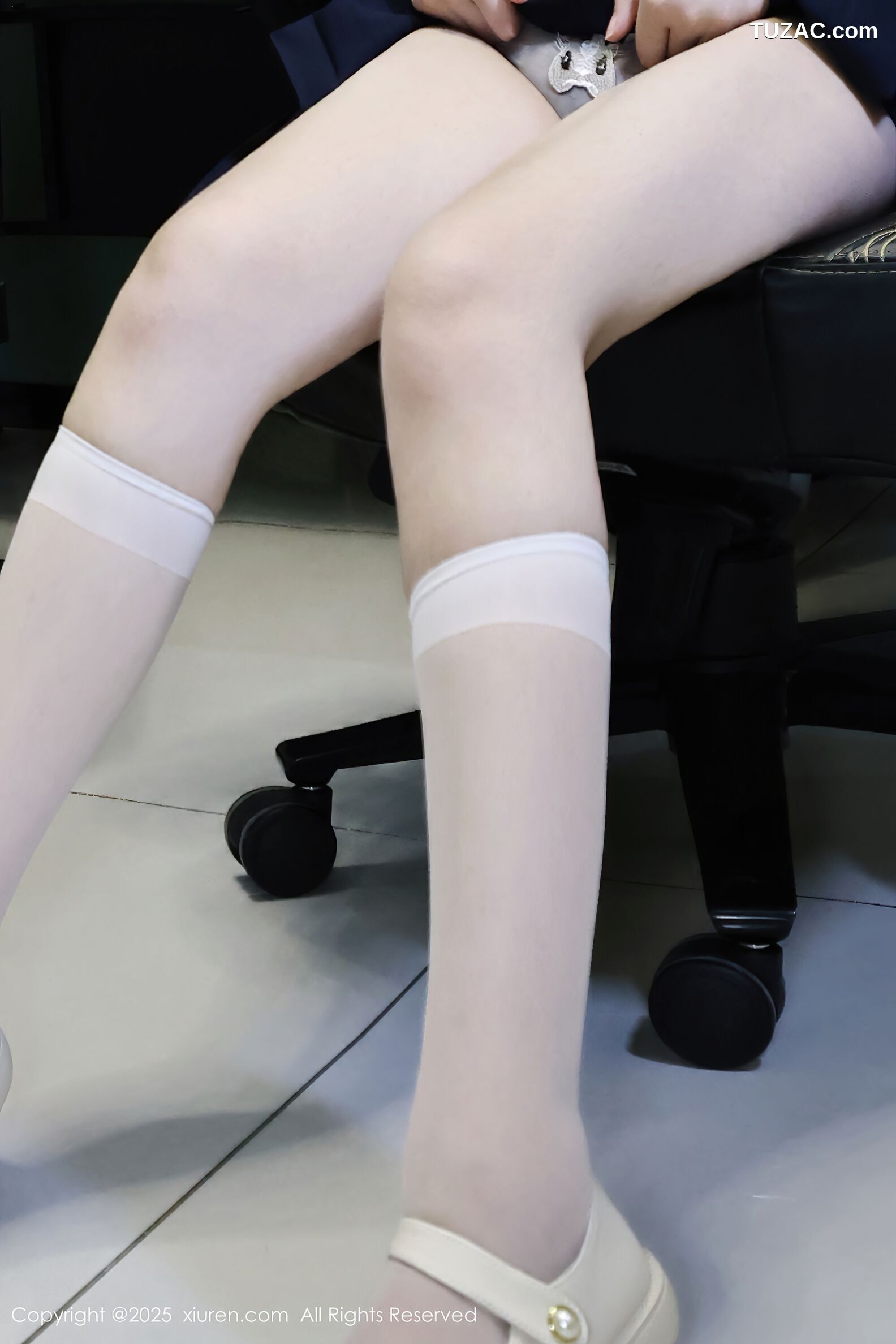 XiuRen秀人网-10443-小芭乐-衬衫短裙姐妹花女生爆乳激情互动-2025.06.20