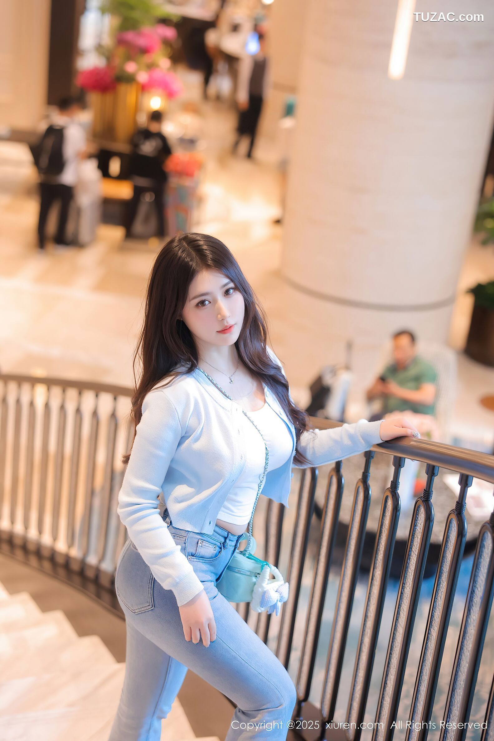 XiuRen秀人网-10450-蛋蛋宝-白T牛仔裤黑丝-2025.06.23