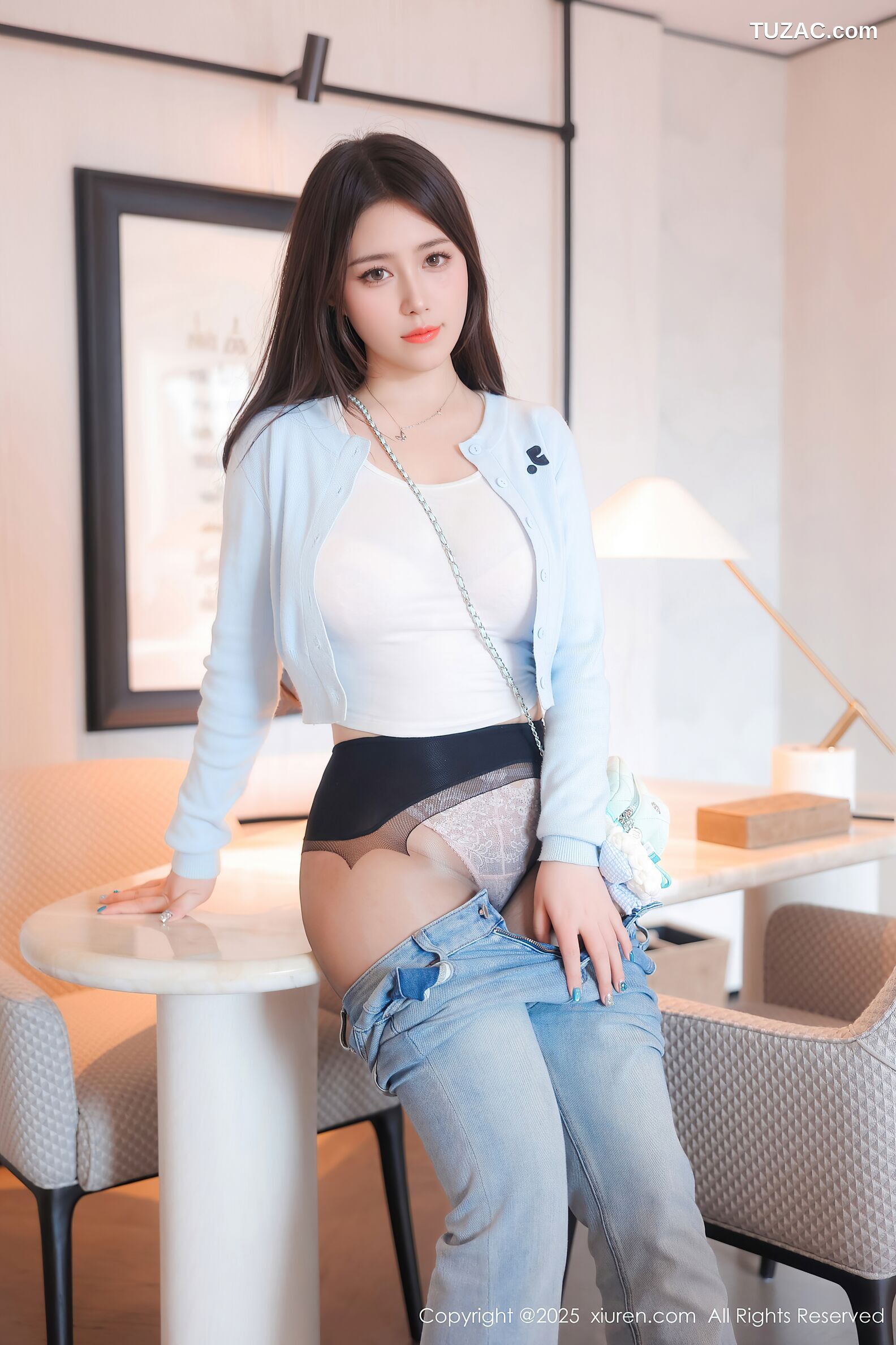 XiuRen秀人网-10450-蛋蛋宝-白T牛仔裤黑丝-2025.06.23