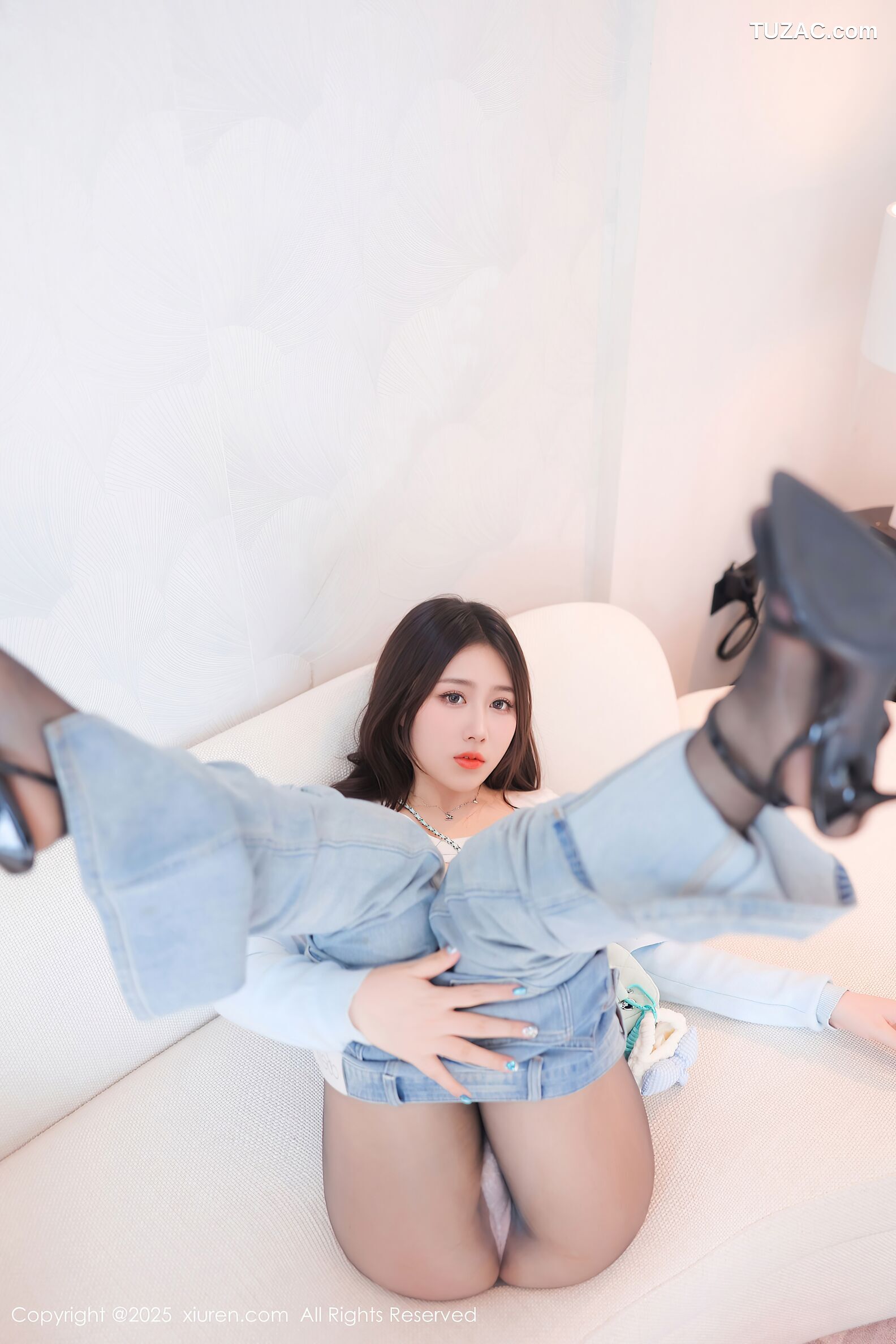 XiuRen秀人网-10450-蛋蛋宝-白T牛仔裤黑丝-2025.06.23