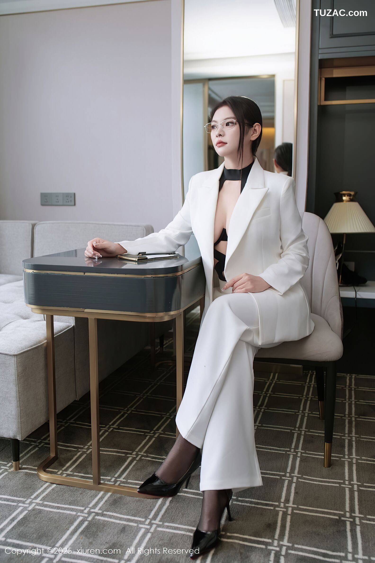 XiuRen秀人网-10464-冬安-OL白色西服套装黑绑带情趣内衣-2025.06.26