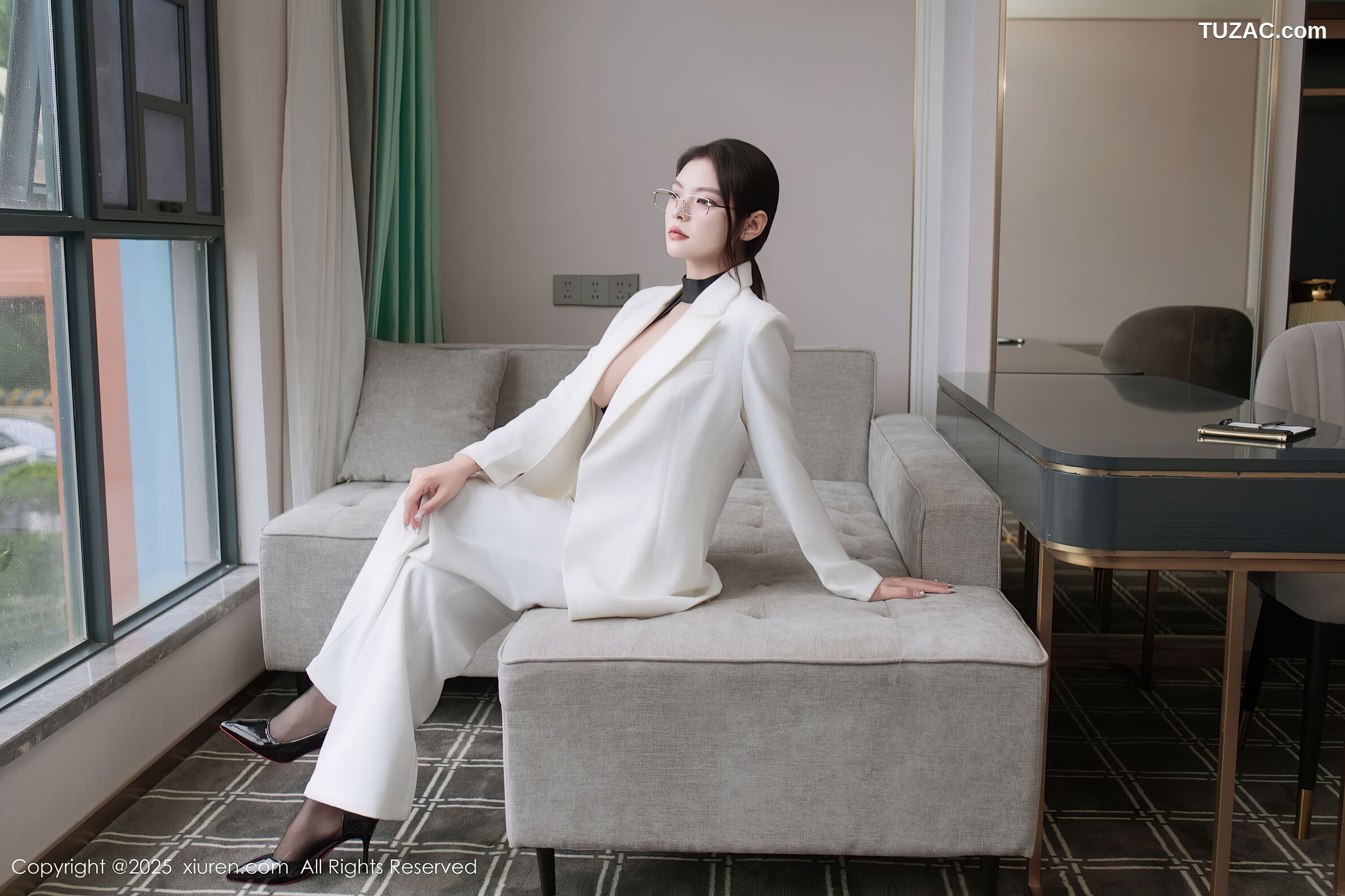 XiuRen秀人网-10464-冬安-OL白色西服套装黑绑带情趣内衣-2025.06.26