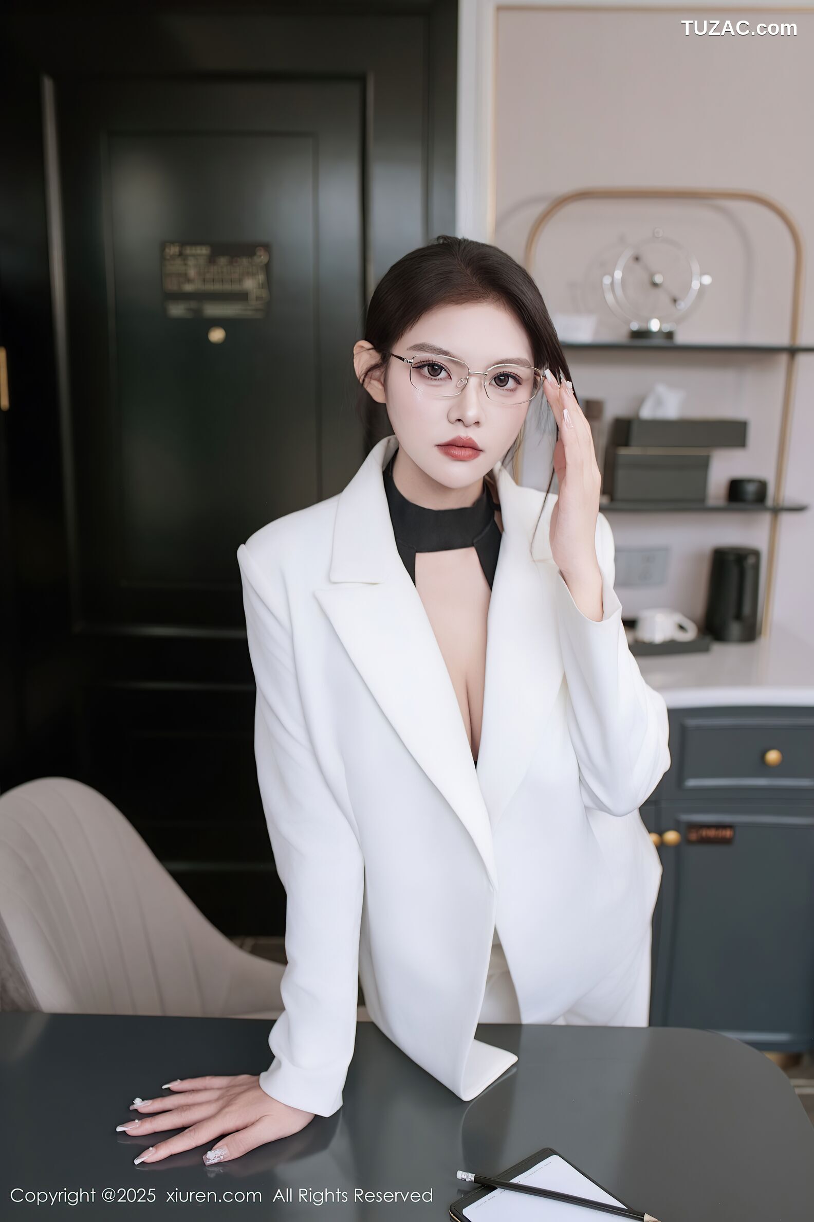 XiuRen秀人网-10464-冬安-OL白色西服套装黑绑带情趣内衣-2025.06.26