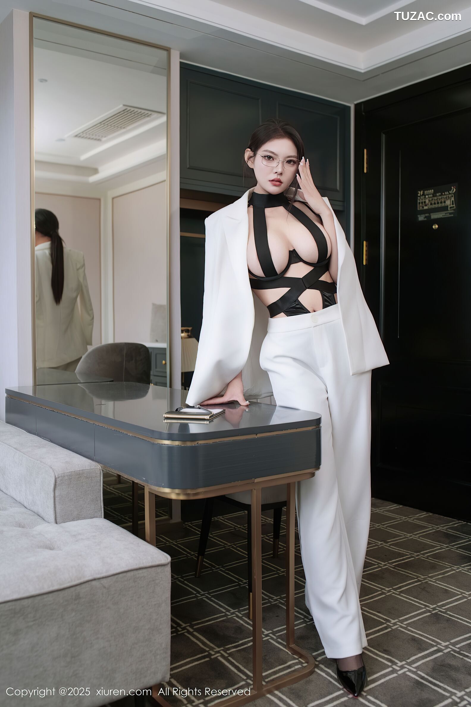 XiuRen秀人网-10464-冬安-OL白色西服套装黑绑带情趣内衣-2025.06.26