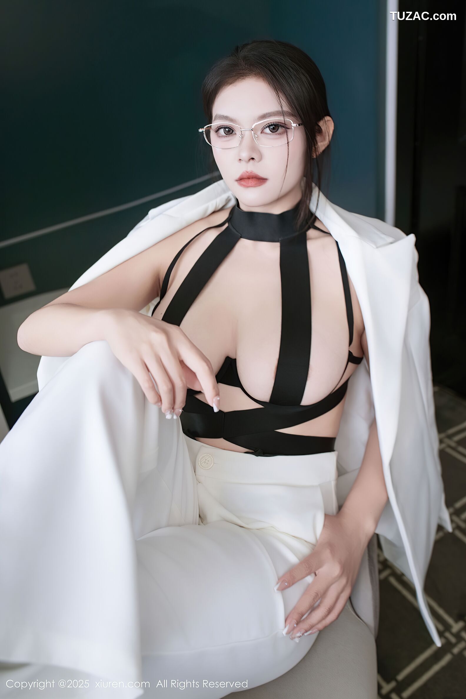 XiuRen秀人网-10464-冬安-OL白色西服套装黑绑带情趣内衣-2025.06.26