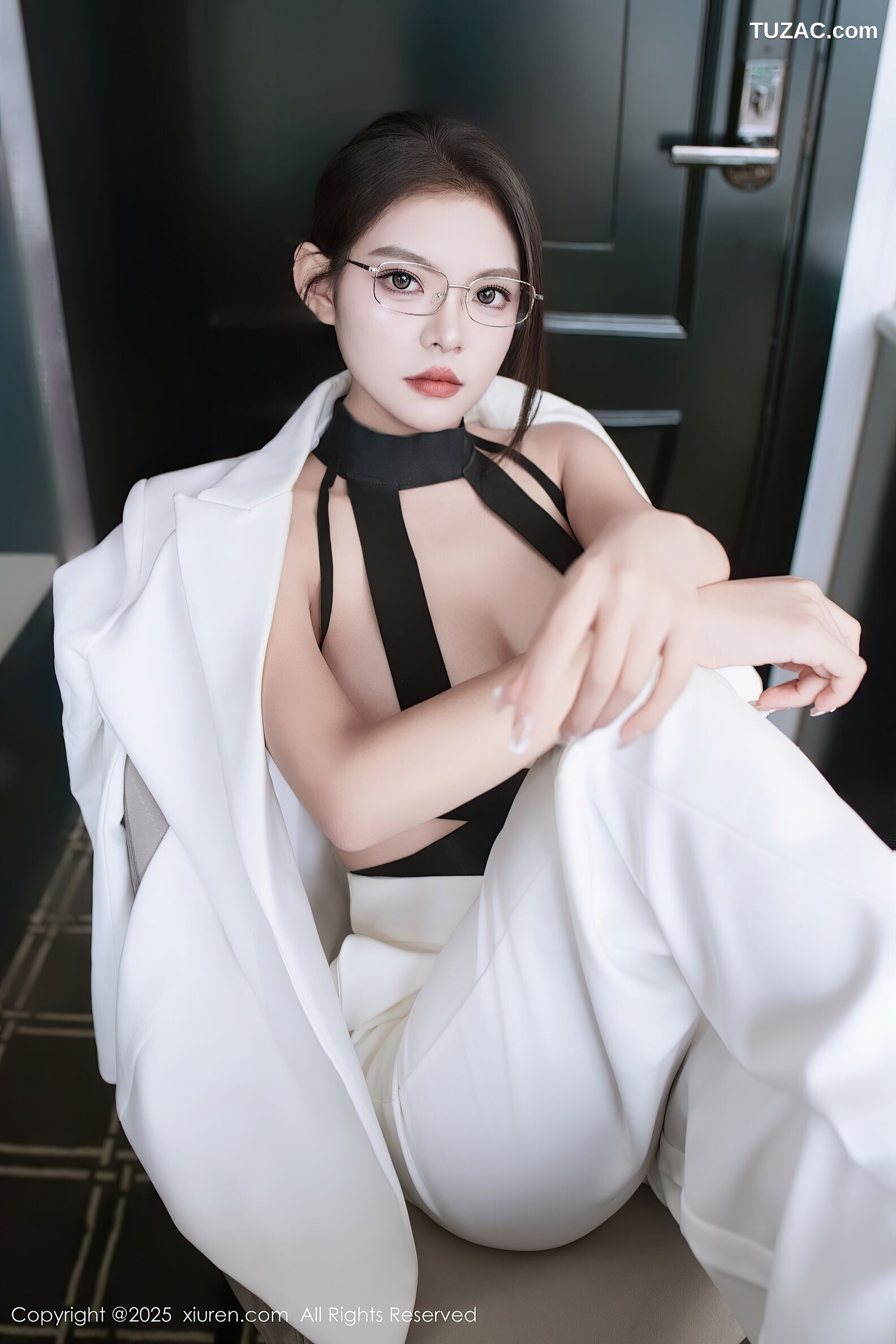 XiuRen秀人网-10464-冬安-OL白色西服套装黑绑带情趣内衣-2025.06.26