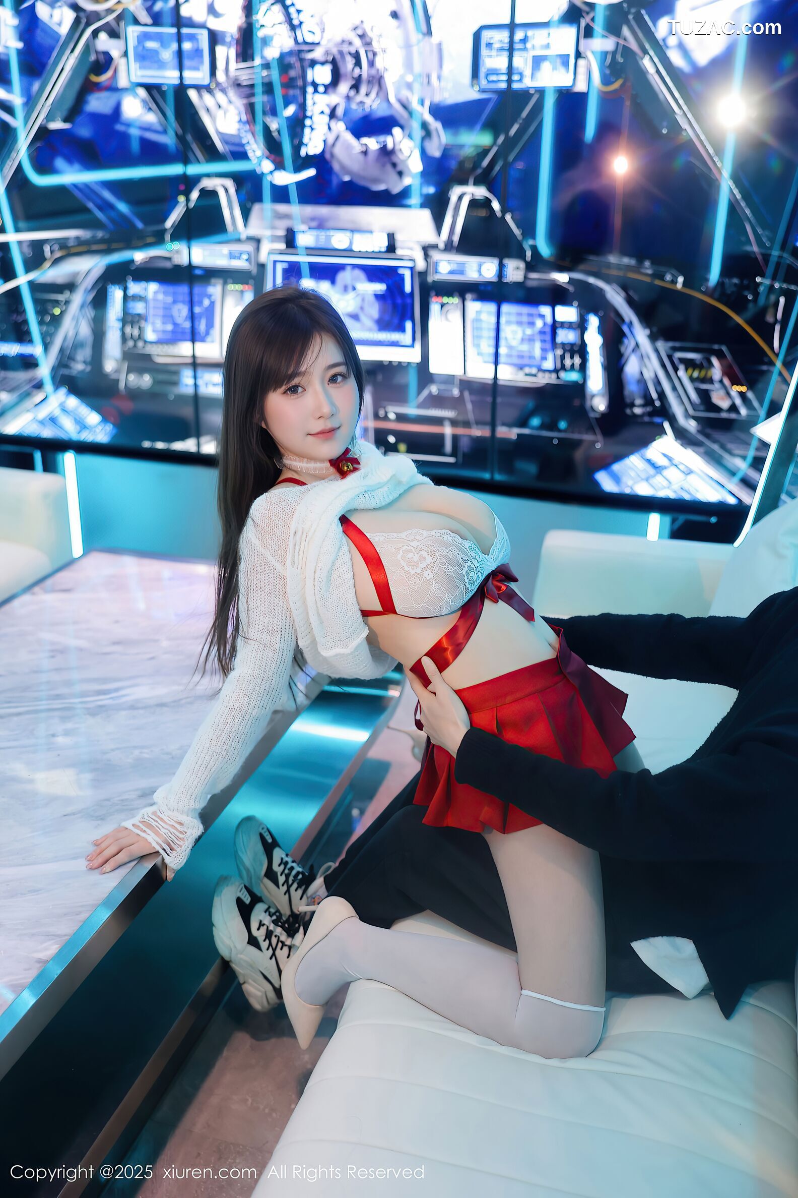 XiuRen秀人网-10470-小肉肉咪-童颜巨乳红色短裙白丝爆乳-2025.06.26